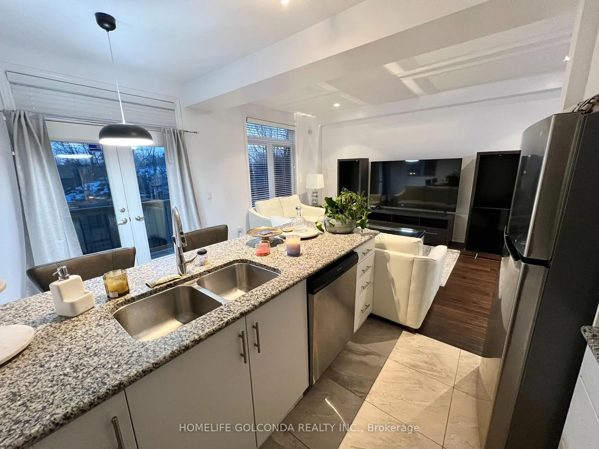 Photo 4 of 2358 Natasha Circle, Oakville, Bronte Creek — HOMEH