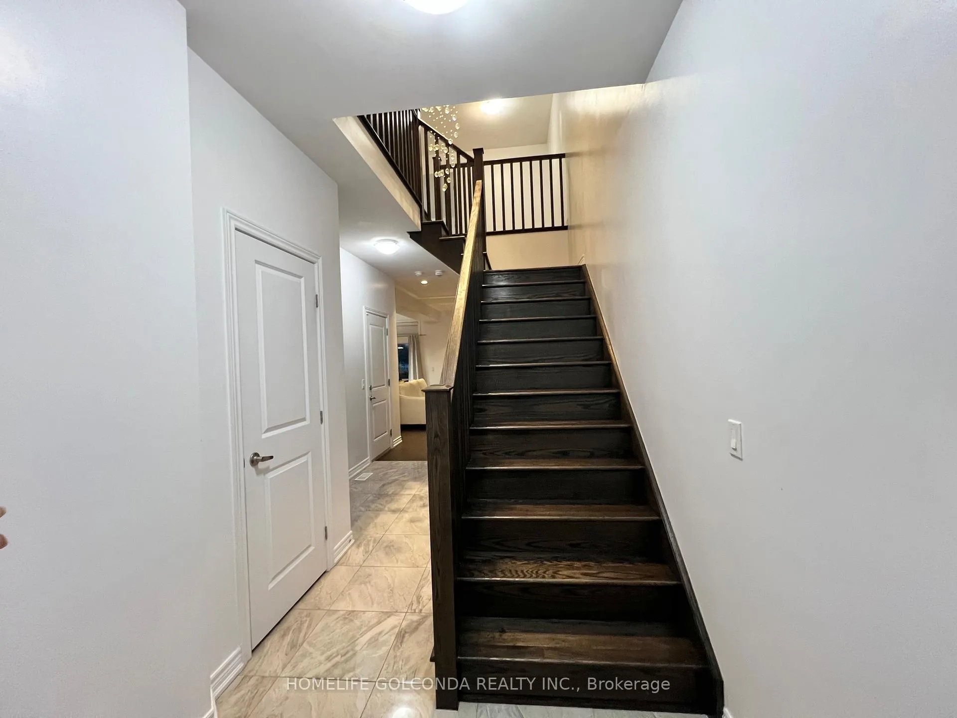 Photo 9 of 2358 Natasha Circle, Oakville, Bronte Creek — HOMEH