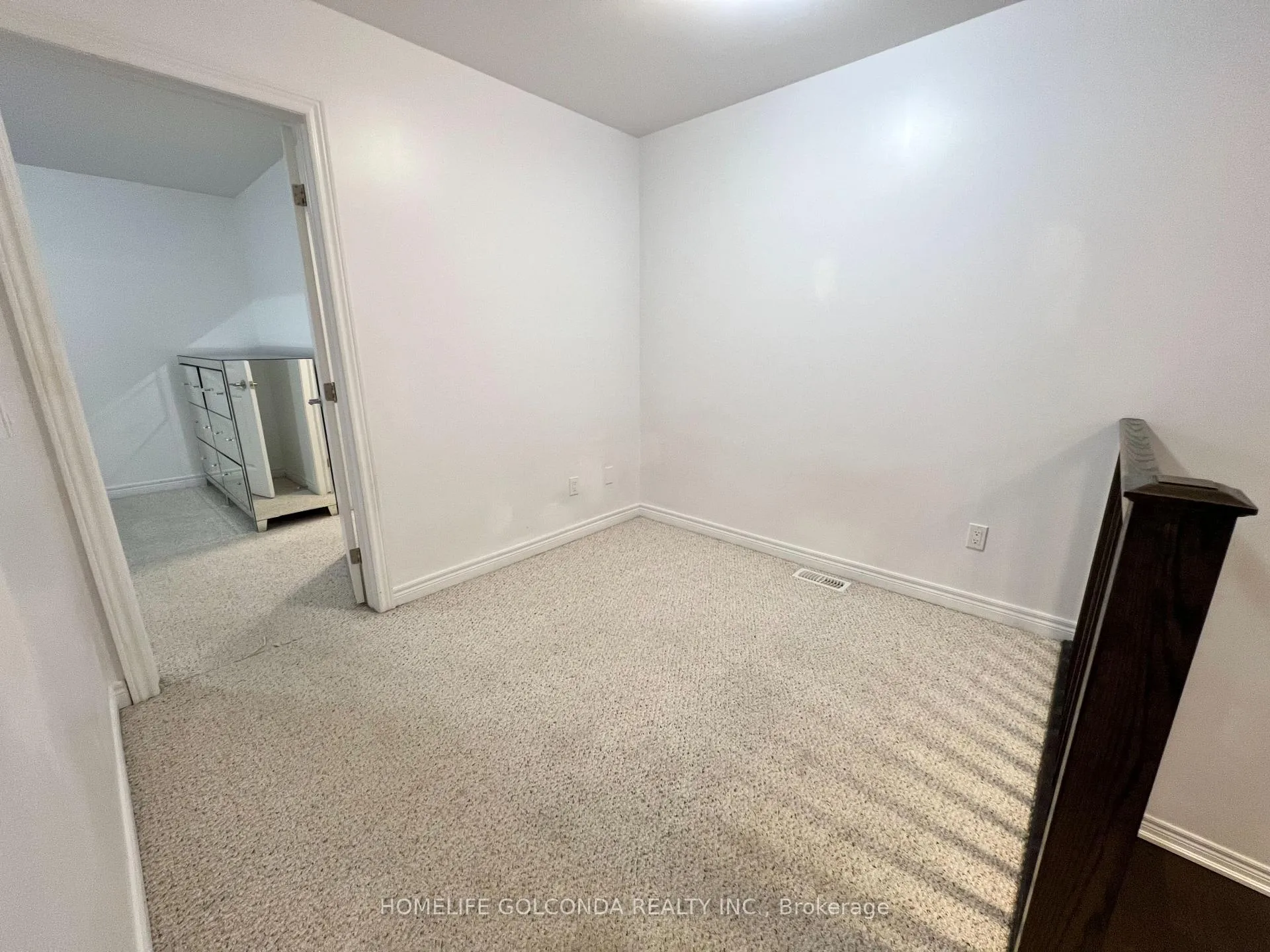 Photo 11 of 2358 Natasha Circle, Oakville, Bronte Creek — HOMEH