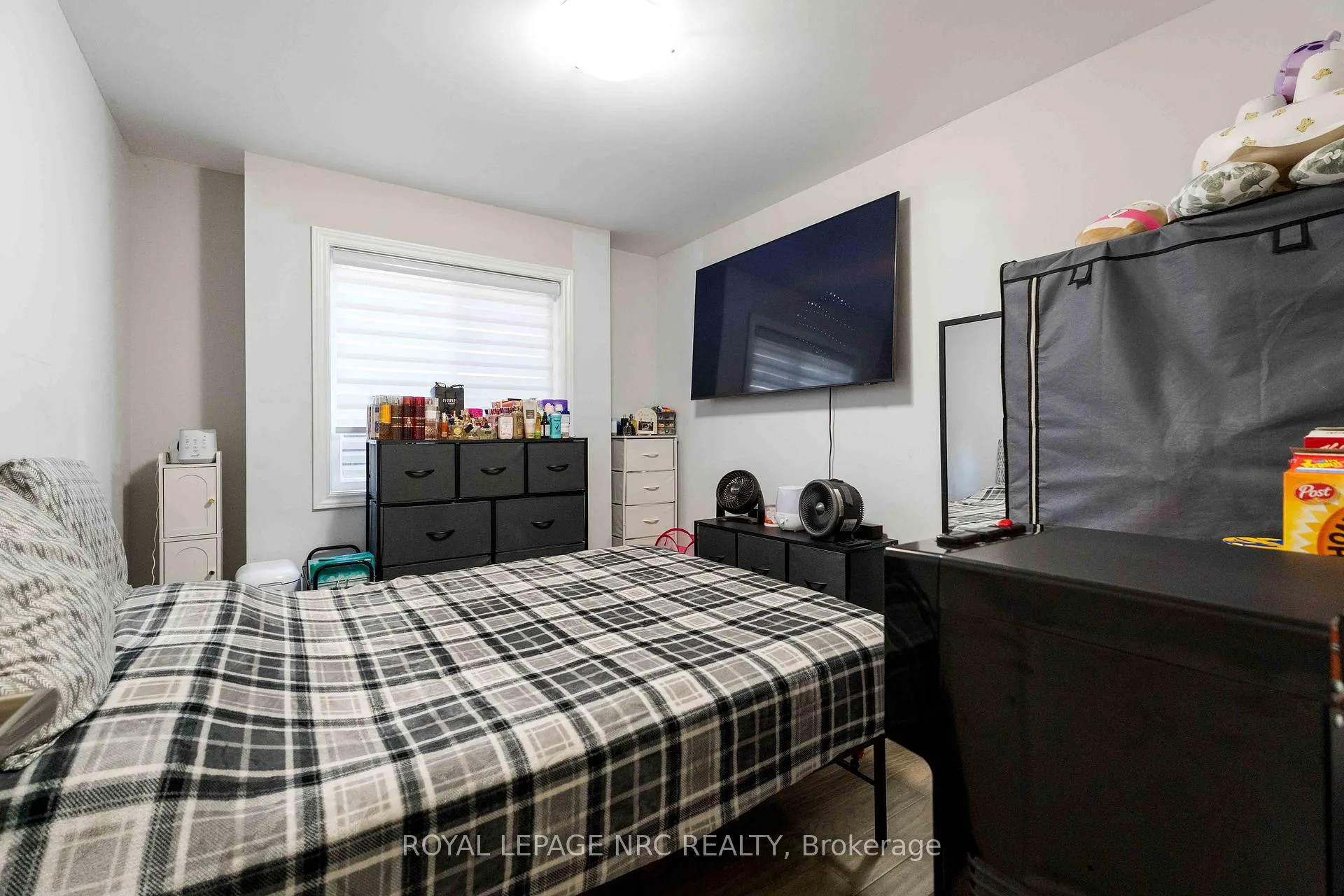 Photo 25 of 233 Louise Street, Welland, Lincoln/Crowland — HOMEH