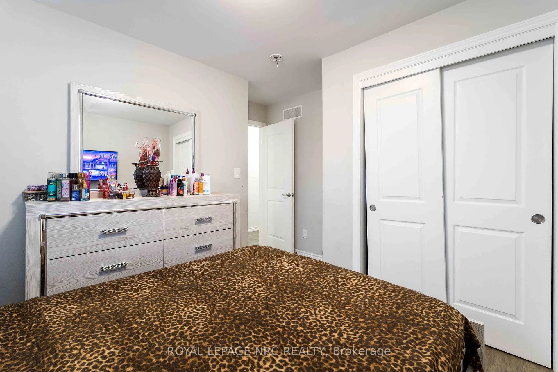 Photo 28 of 233 Louise Street, Welland, Lincoln/Crowland — HOMEH