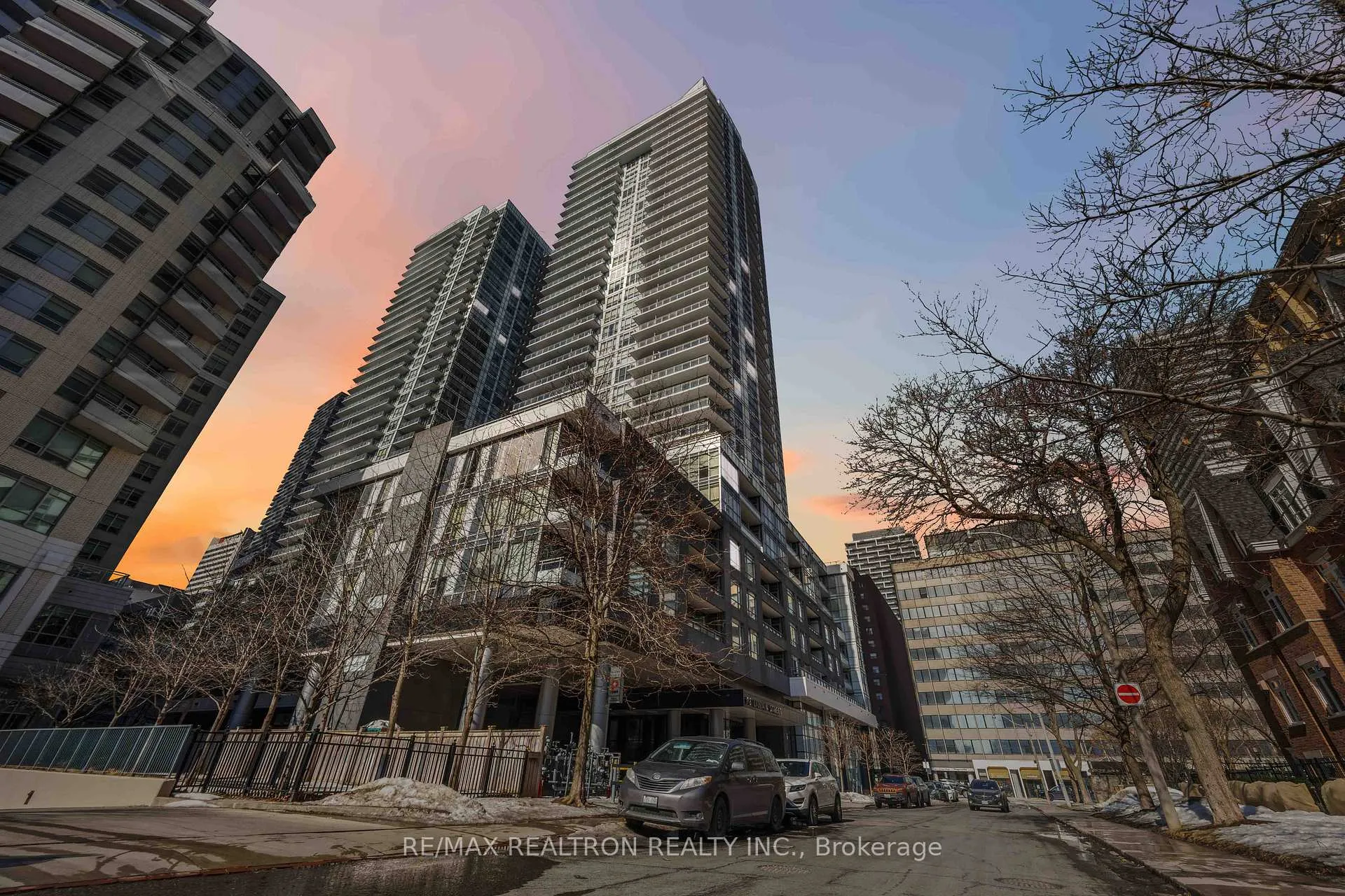 Photo 1 of Unit 2120, 98 Lillian Street, Toronto, Mount Pleasant West — HOMEH