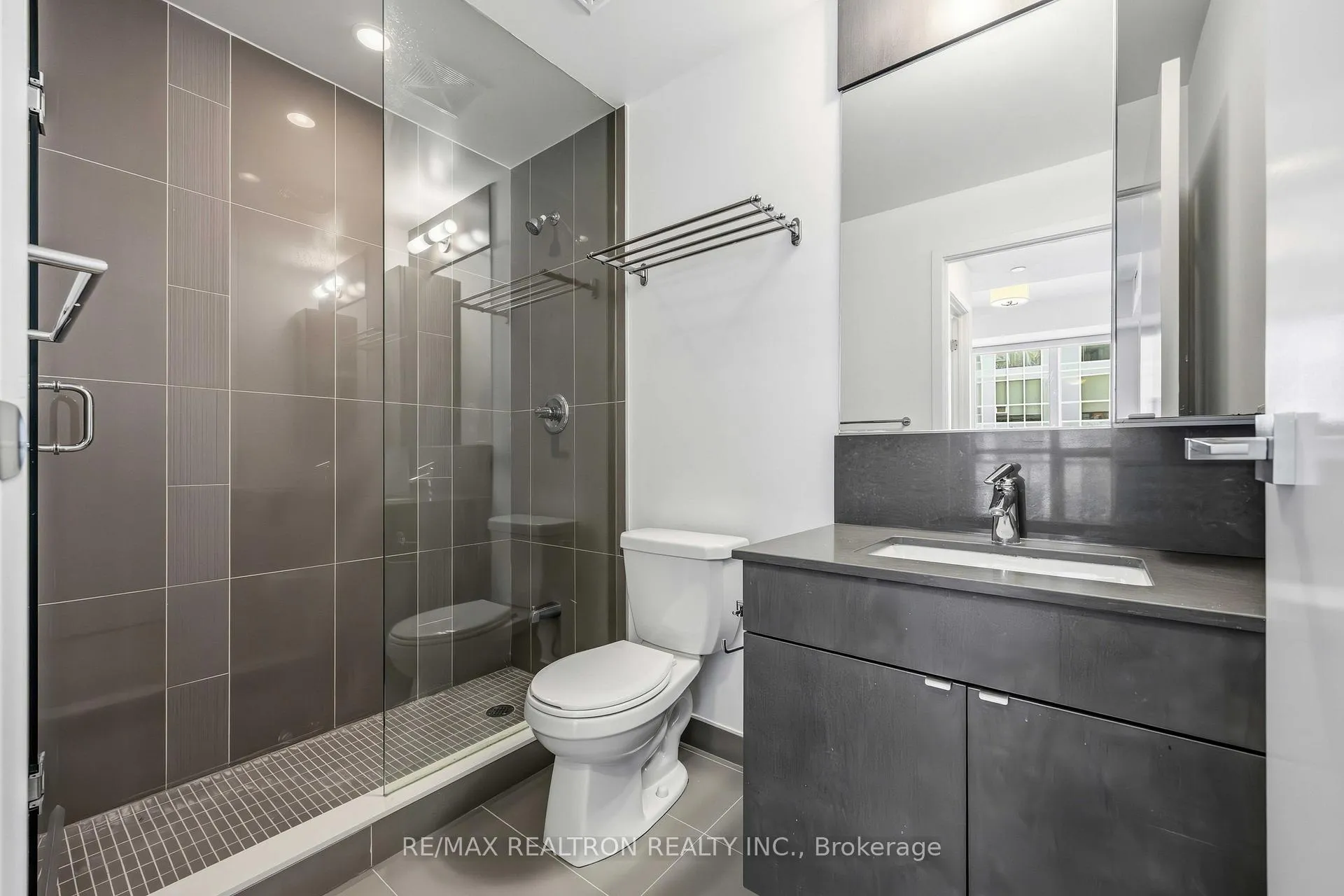 Photo 11 of Unit 2120, 98 Lillian Street, Toronto, Mount Pleasant West — HOMEH