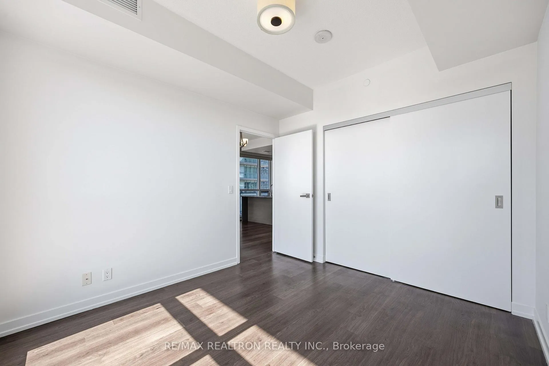 Photo 13 of Unit 2120, 98 Lillian Street, Toronto, Mount Pleasant West — HOMEH