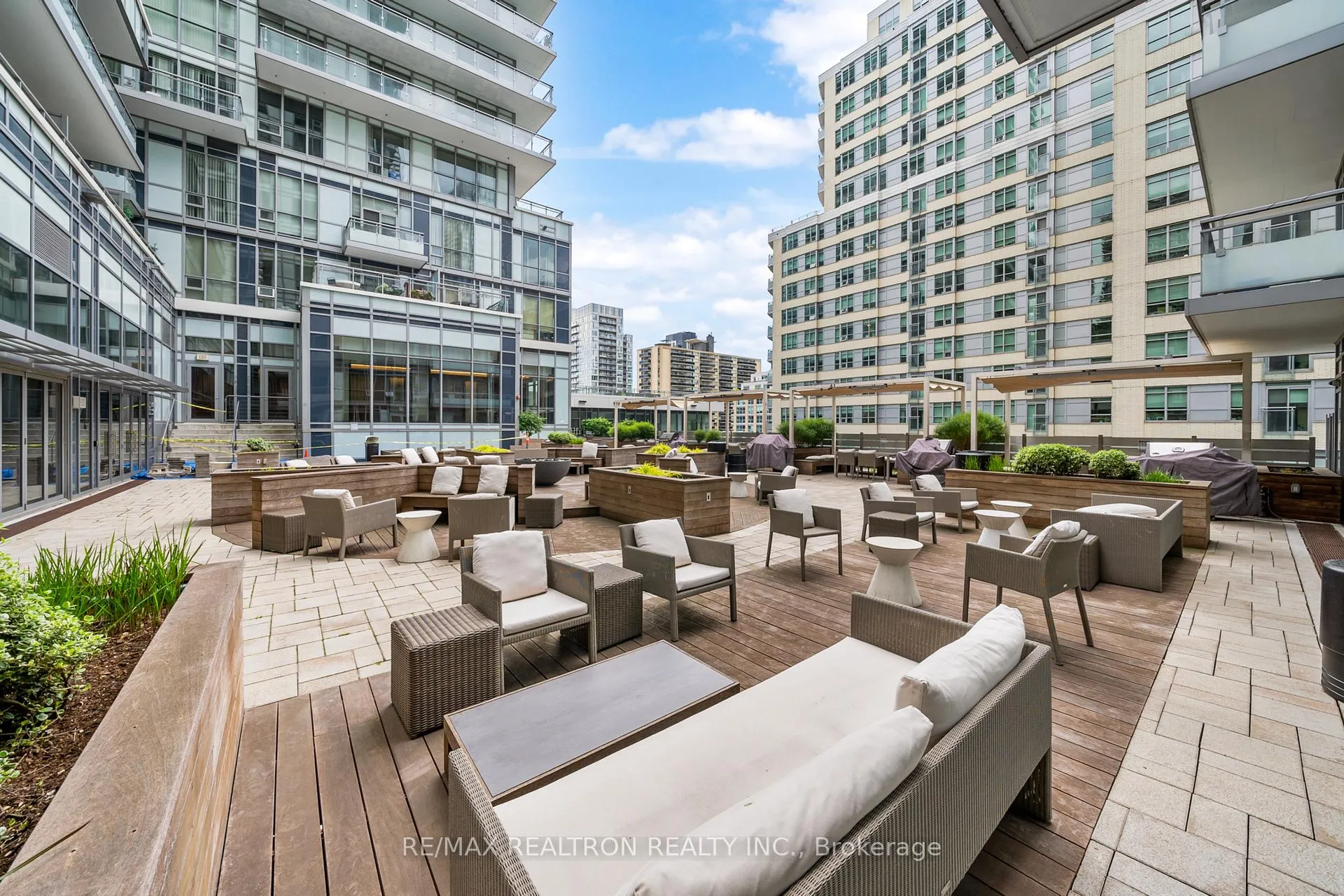Photo 27 of Unit 2120, 98 Lillian Street, Toronto, Mount Pleasant West — HOMEH