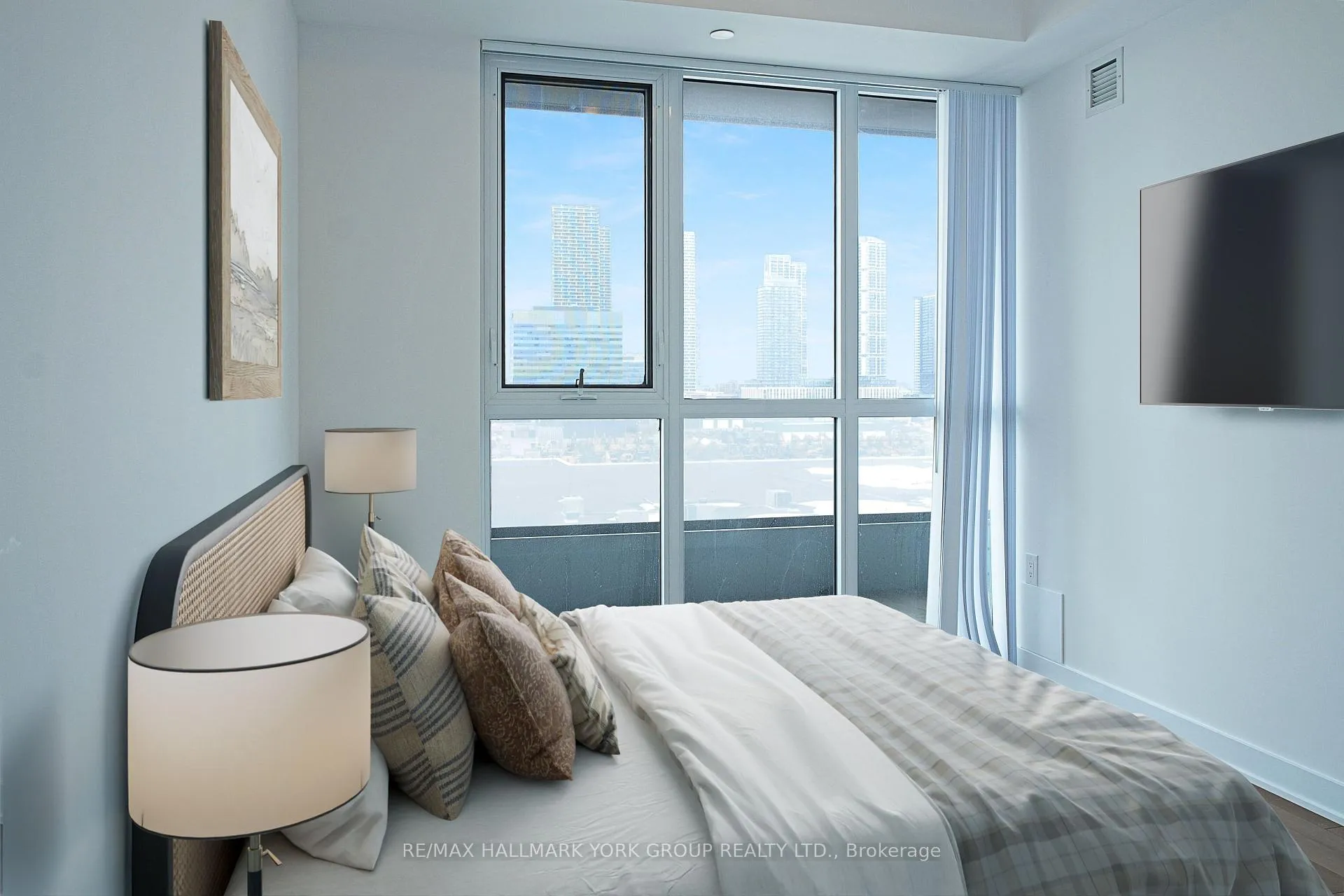 Photo 2 of Unit 720, 10 Honeycrisp Crescent, Vaughan, Vaughan Corporate Centre — HOMEH