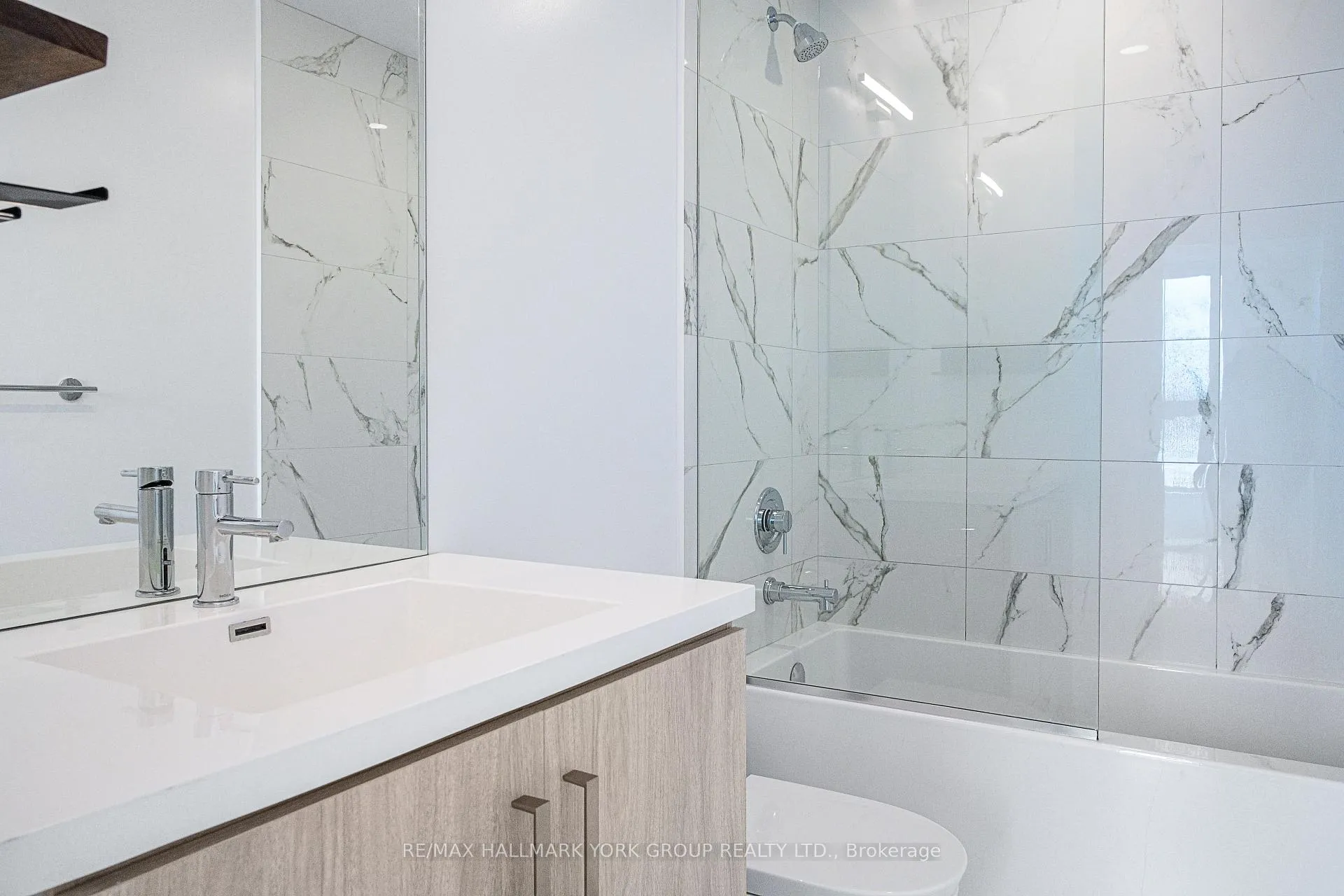 Photo 8 of Unit 720, 10 Honeycrisp Crescent, Vaughan, Vaughan Corporate Centre — HOMEH
