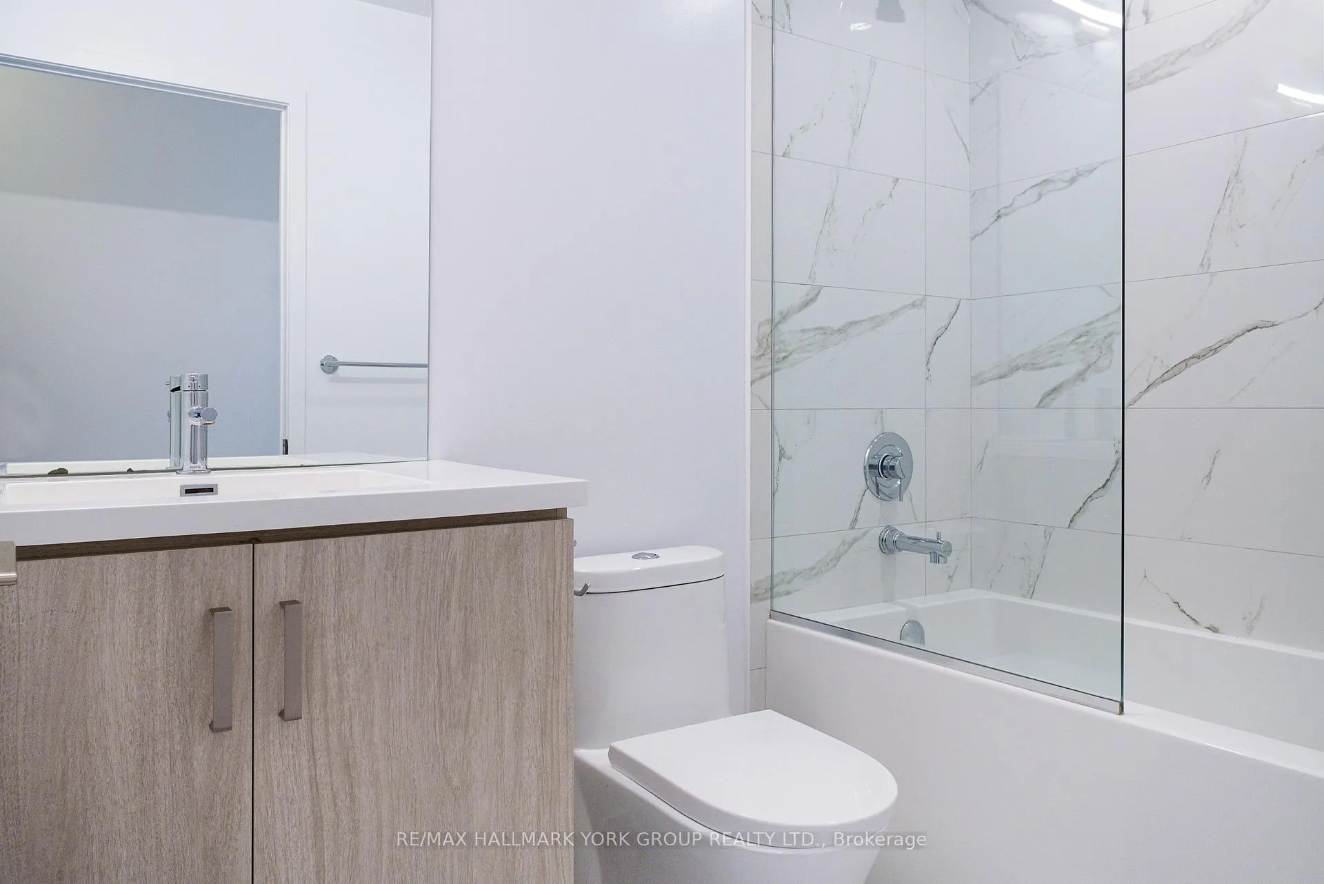Photo 12 of Unit 720, 10 Honeycrisp Crescent, Vaughan, Vaughan Corporate Centre — HOMEH