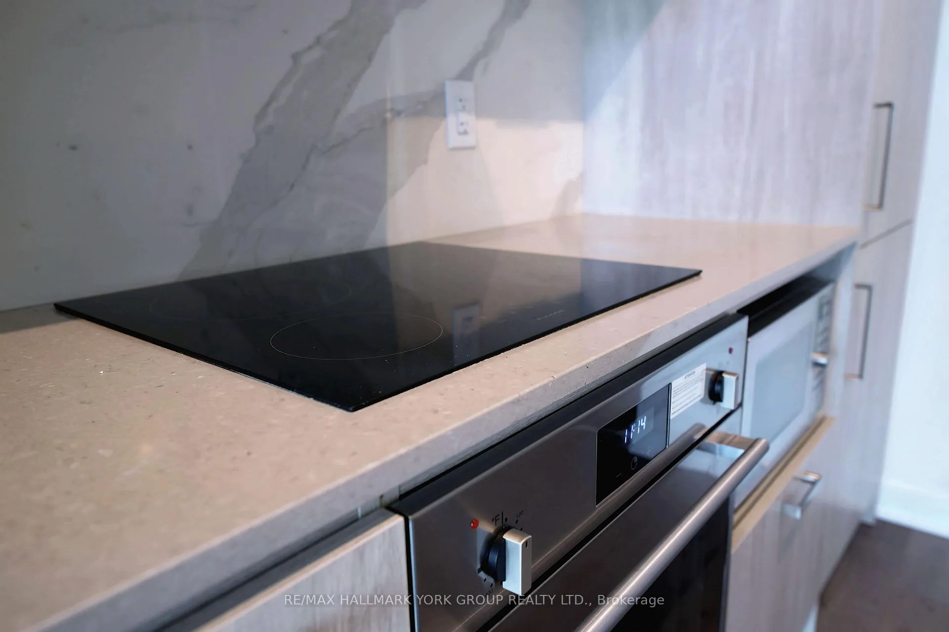 Photo 13 of Unit 720, 10 Honeycrisp Crescent, Vaughan, Vaughan Corporate Centre — HOMEH