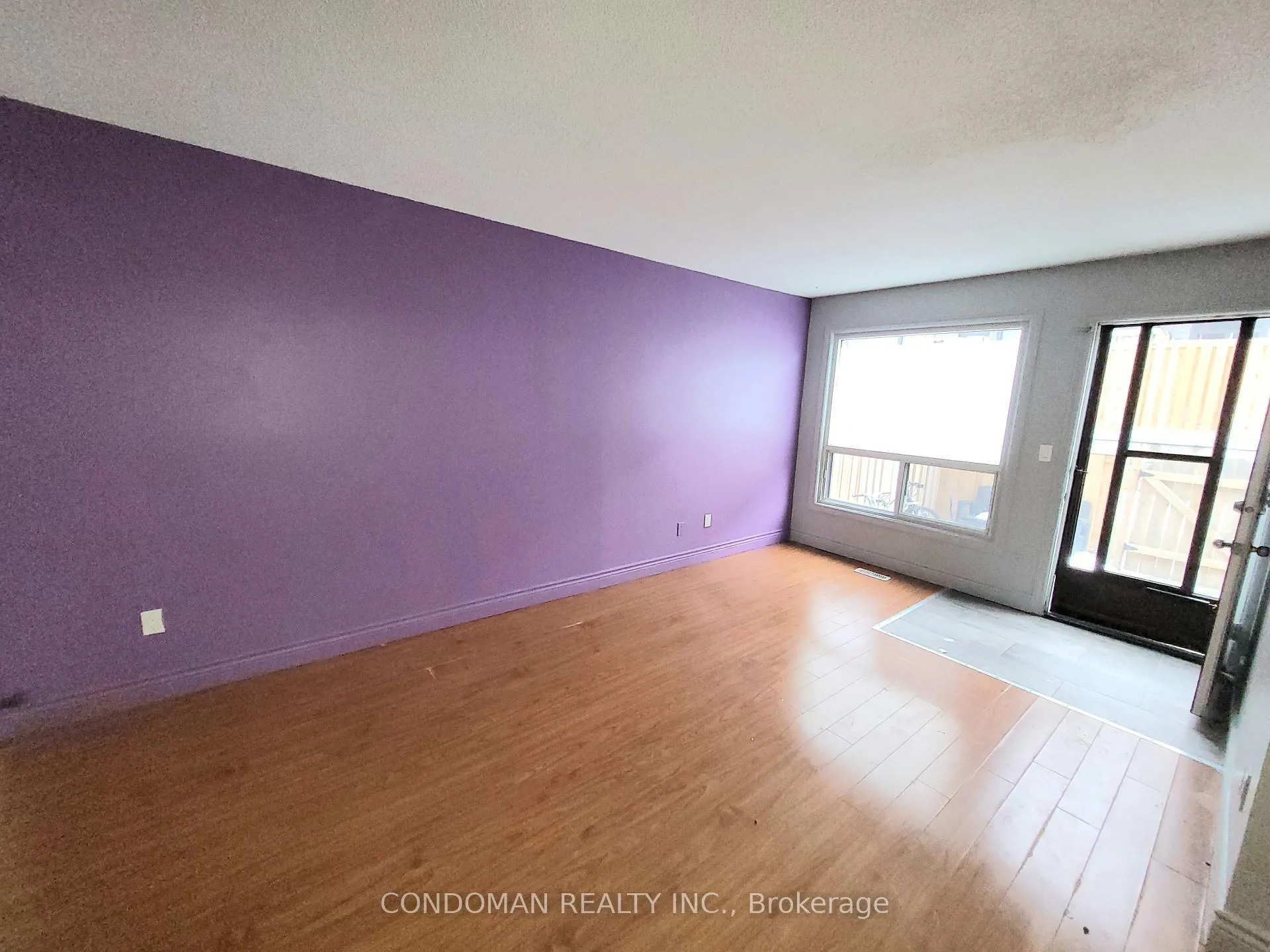 Photo 3 of Unit 33, 477 Dean Avenue, Oshawa, Central — HOMEH
