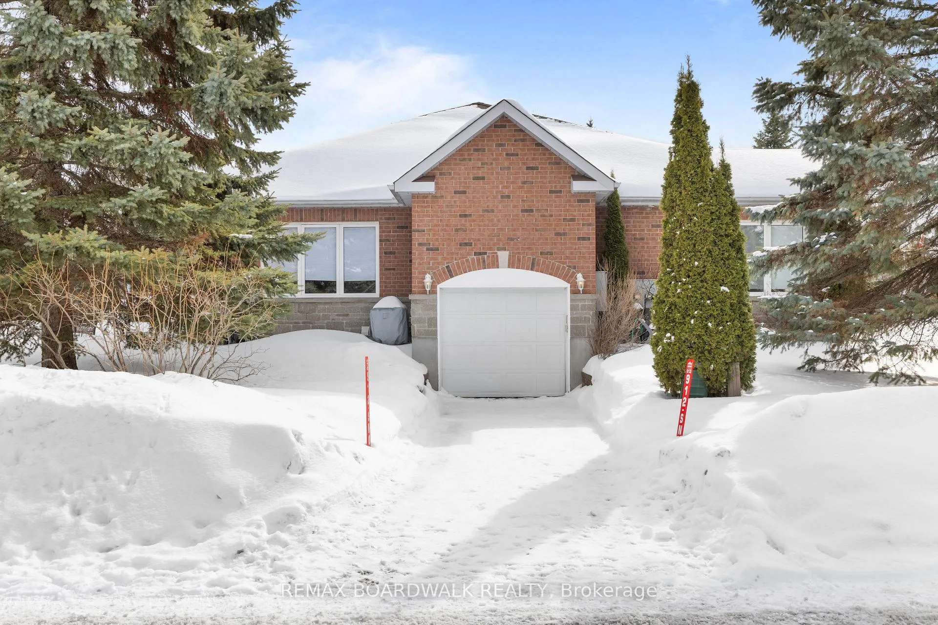 Photo 2 of 1 Weaver Crescent, Ottawa, Kanata - Kanata Lakes/Heritage Hills — HOMEH