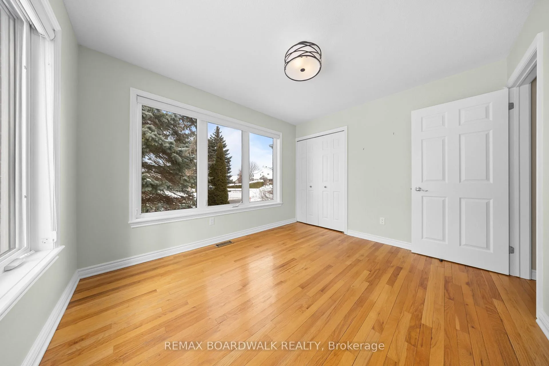 Photo 7 of 1 Weaver Crescent, Ottawa, Kanata - Kanata Lakes/Heritage Hills — HOMEH