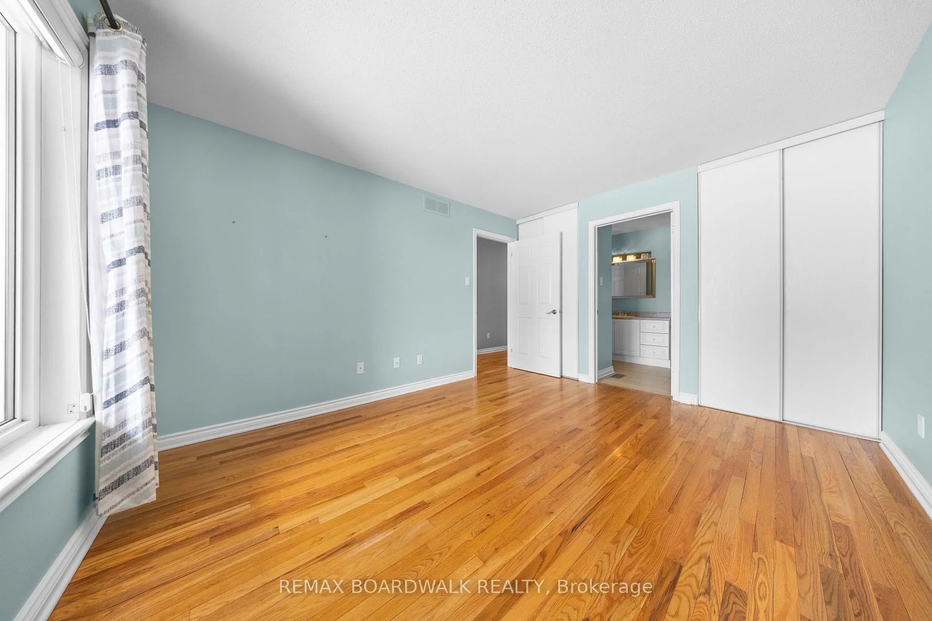 Photo 14 of 1 Weaver Crescent, Ottawa, Kanata - Kanata Lakes/Heritage Hills — HOMEH