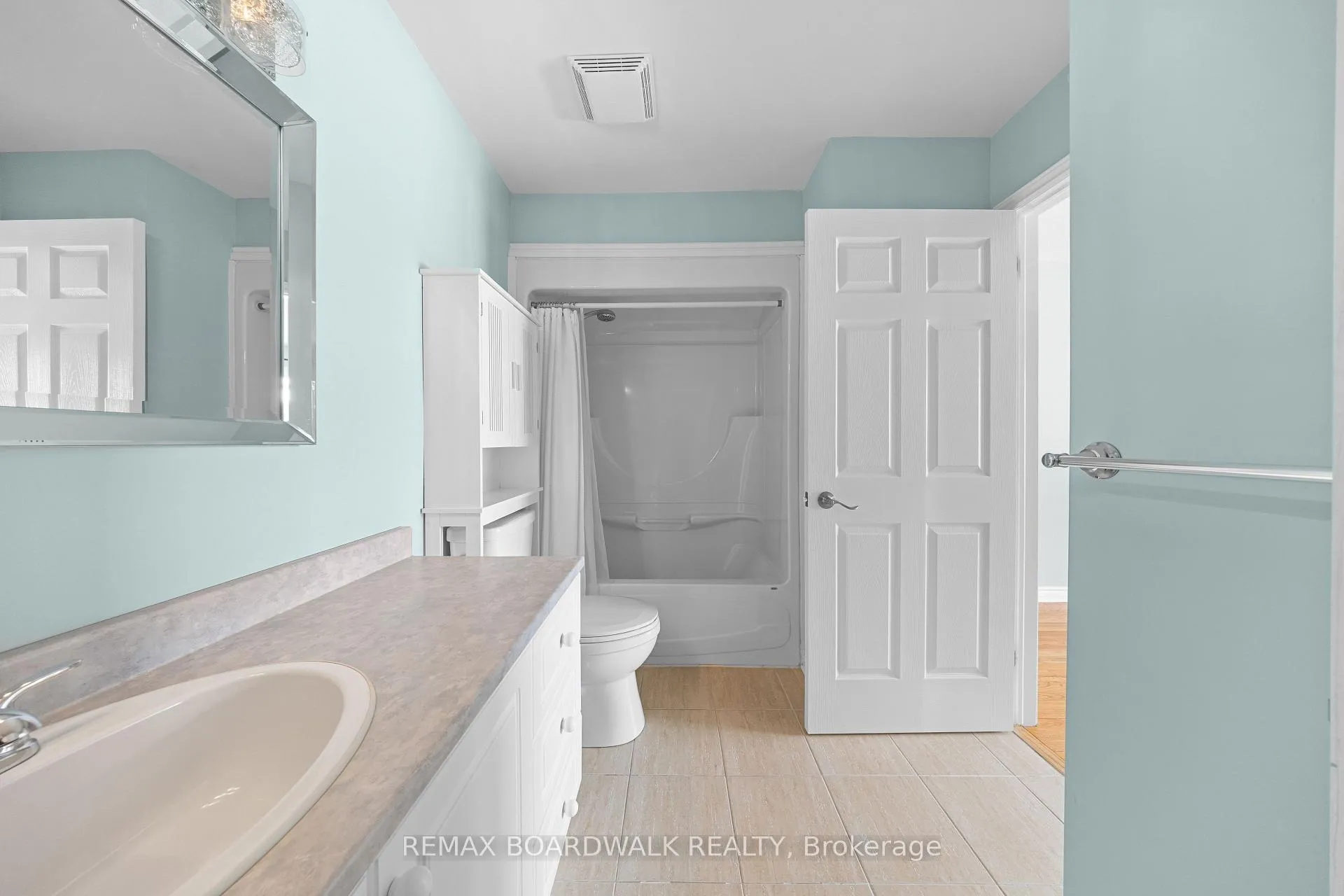 Photo 16 of 1 Weaver Crescent, Ottawa, Kanata - Kanata Lakes/Heritage Hills — HOMEH