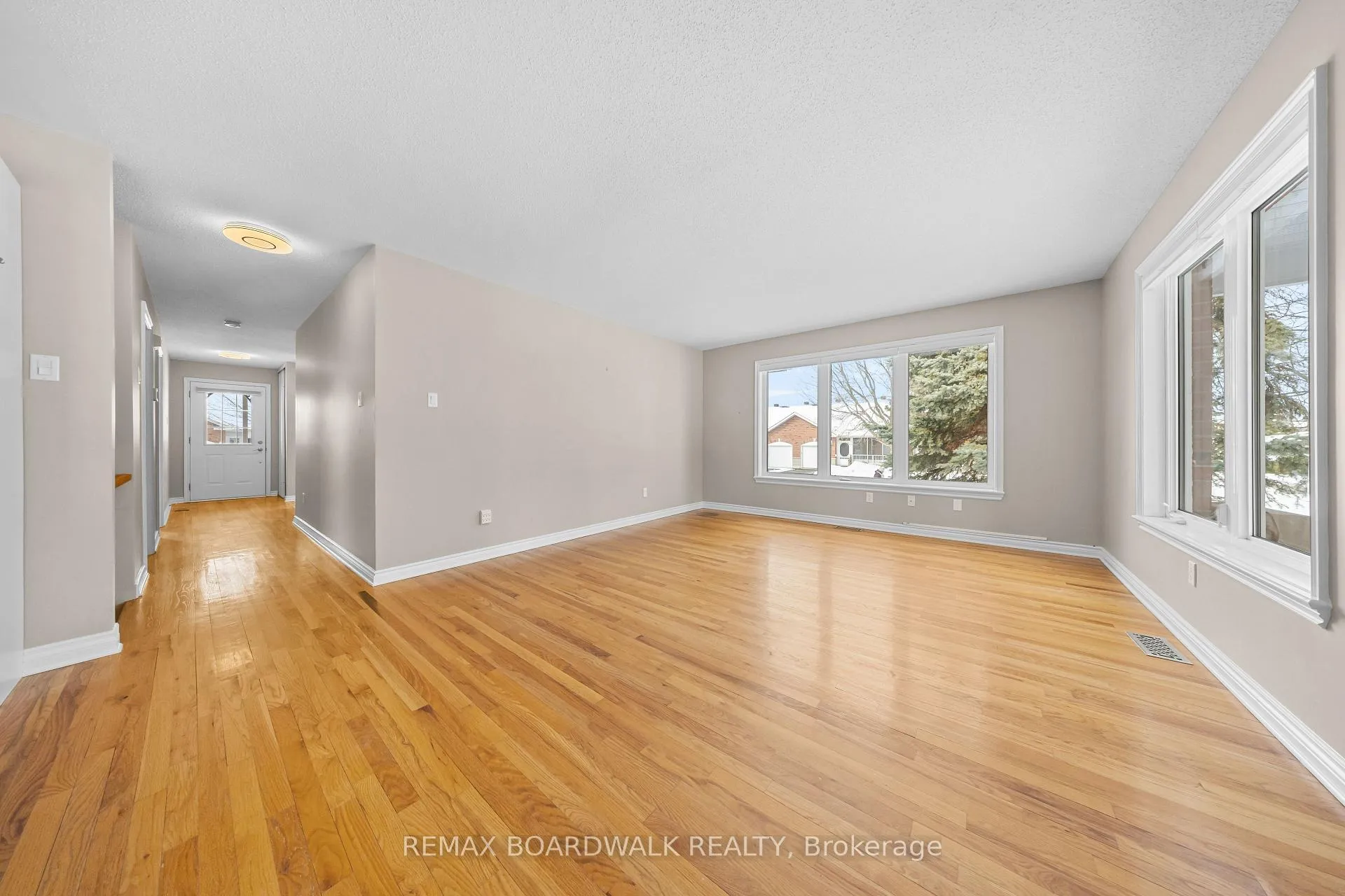 Photo 17 of 1 Weaver Crescent, Ottawa, Kanata - Kanata Lakes/Heritage Hills — HOMEH
