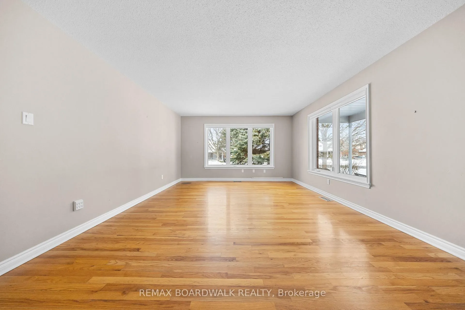 Photo 18 of 1 Weaver Crescent, Ottawa, Kanata - Kanata Lakes/Heritage Hills — HOMEH