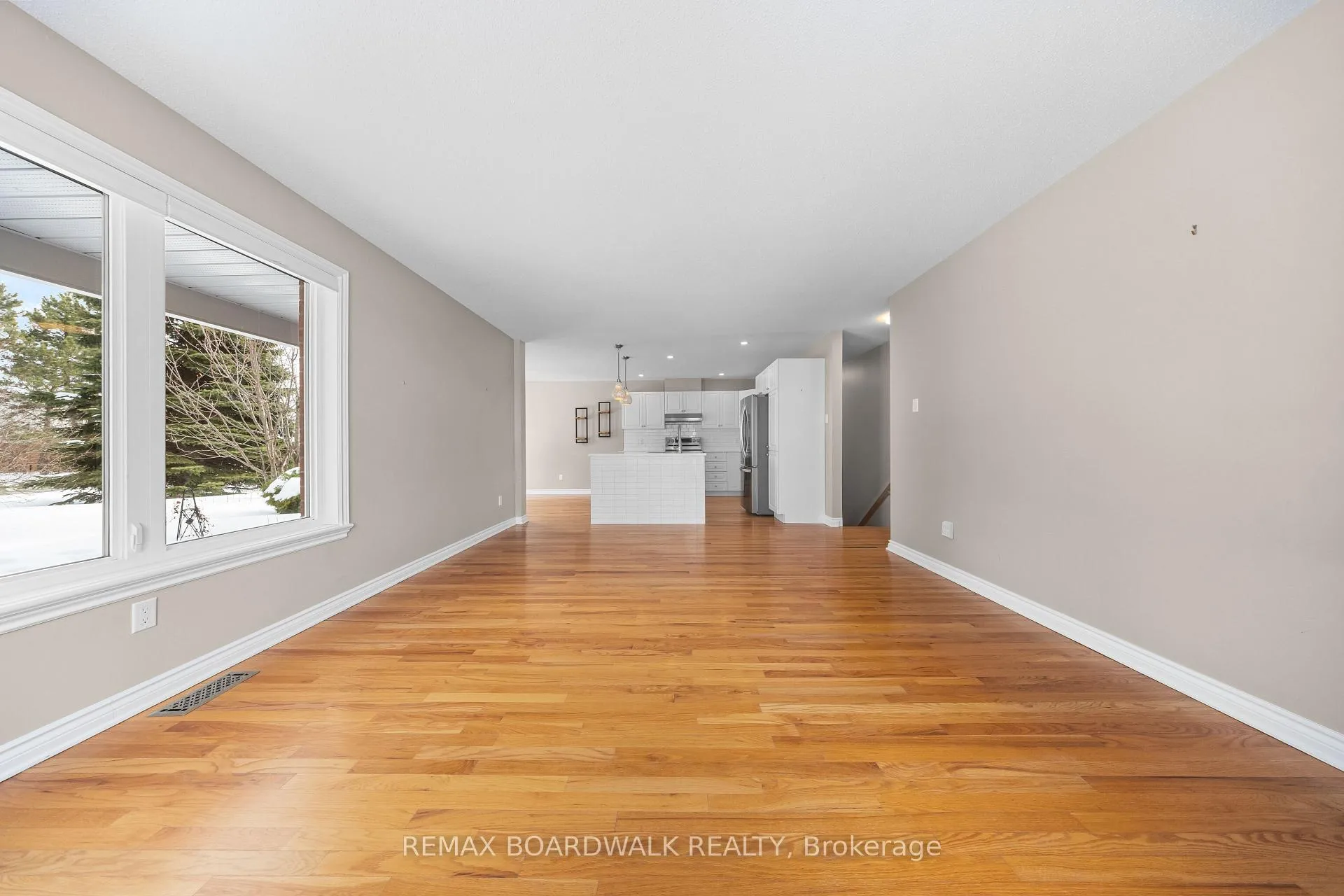 Photo 20 of 1 Weaver Crescent, Ottawa, Kanata - Kanata Lakes/Heritage Hills — HOMEH