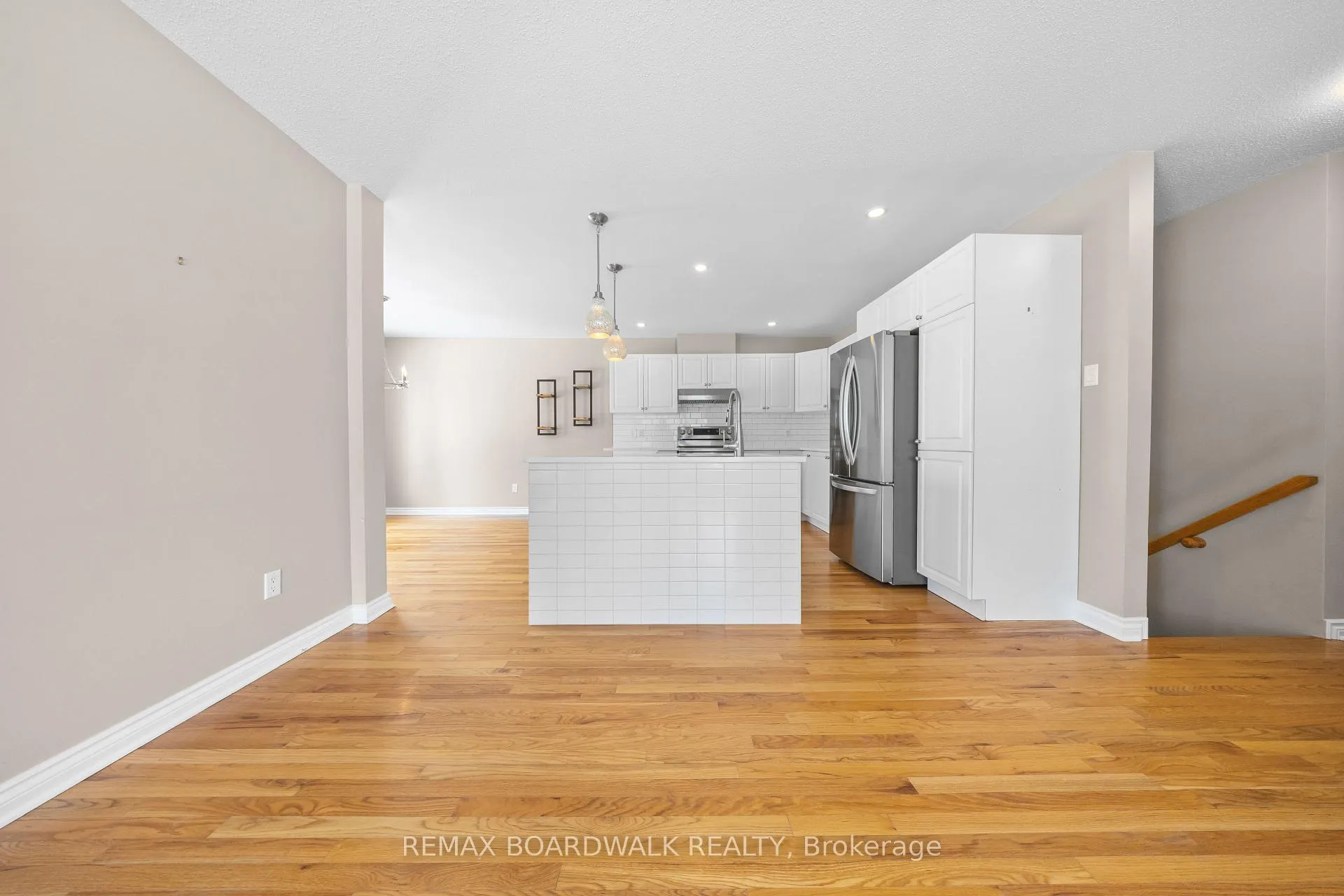 Photo 21 of 1 Weaver Crescent, Ottawa, Kanata - Kanata Lakes/Heritage Hills — HOMEH