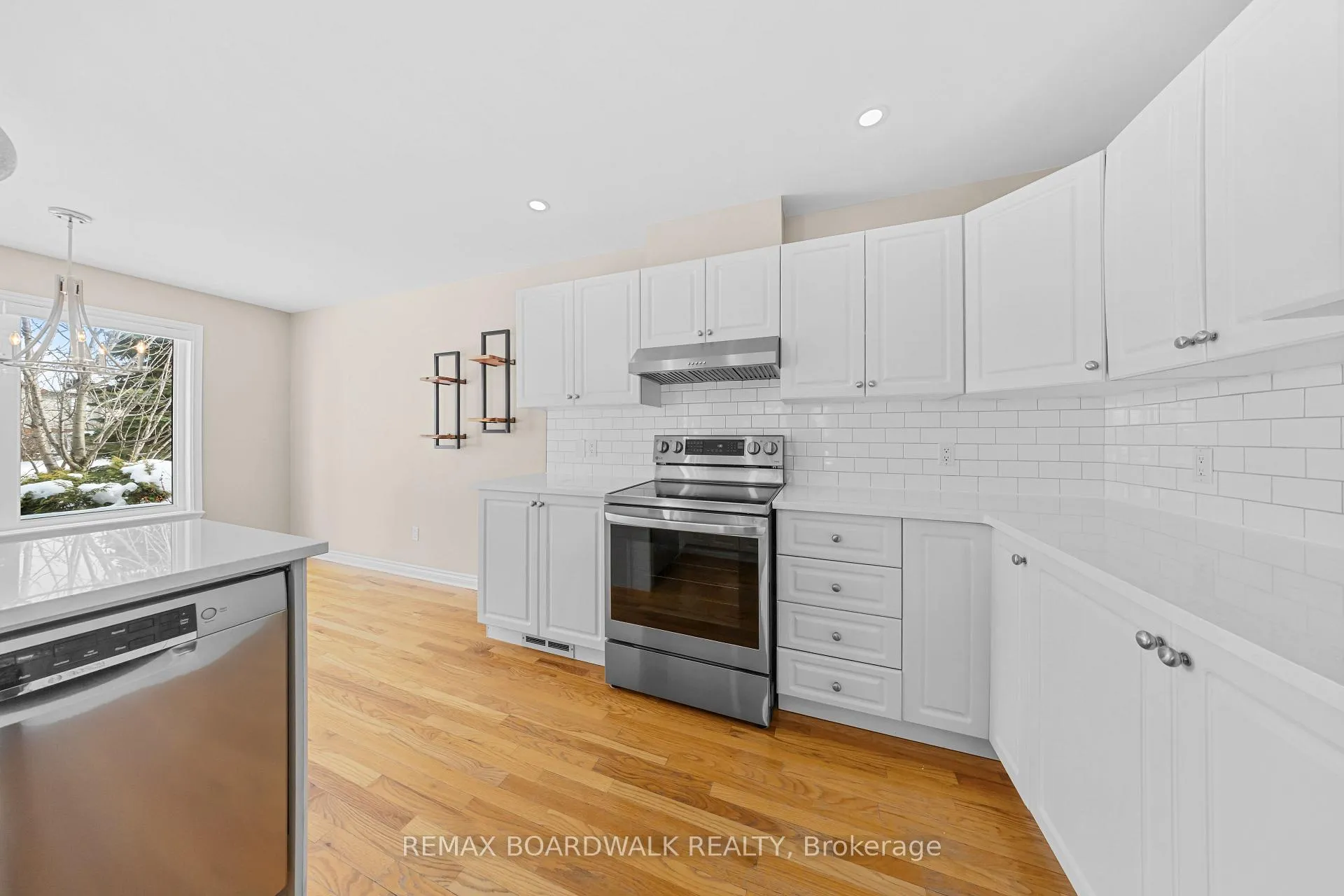 Photo 24 of 1 Weaver Crescent, Ottawa, Kanata - Kanata Lakes/Heritage Hills — HOMEH