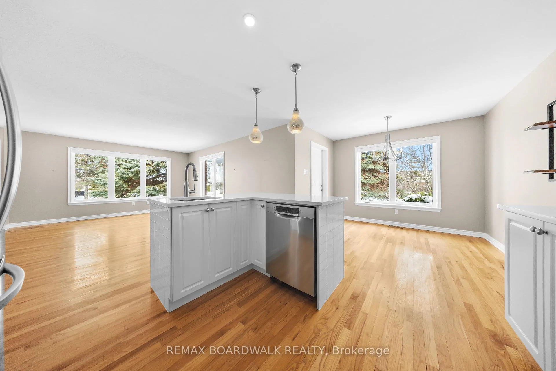 Photo 25 of 1 Weaver Crescent, Ottawa, Kanata - Kanata Lakes/Heritage Hills — HOMEH