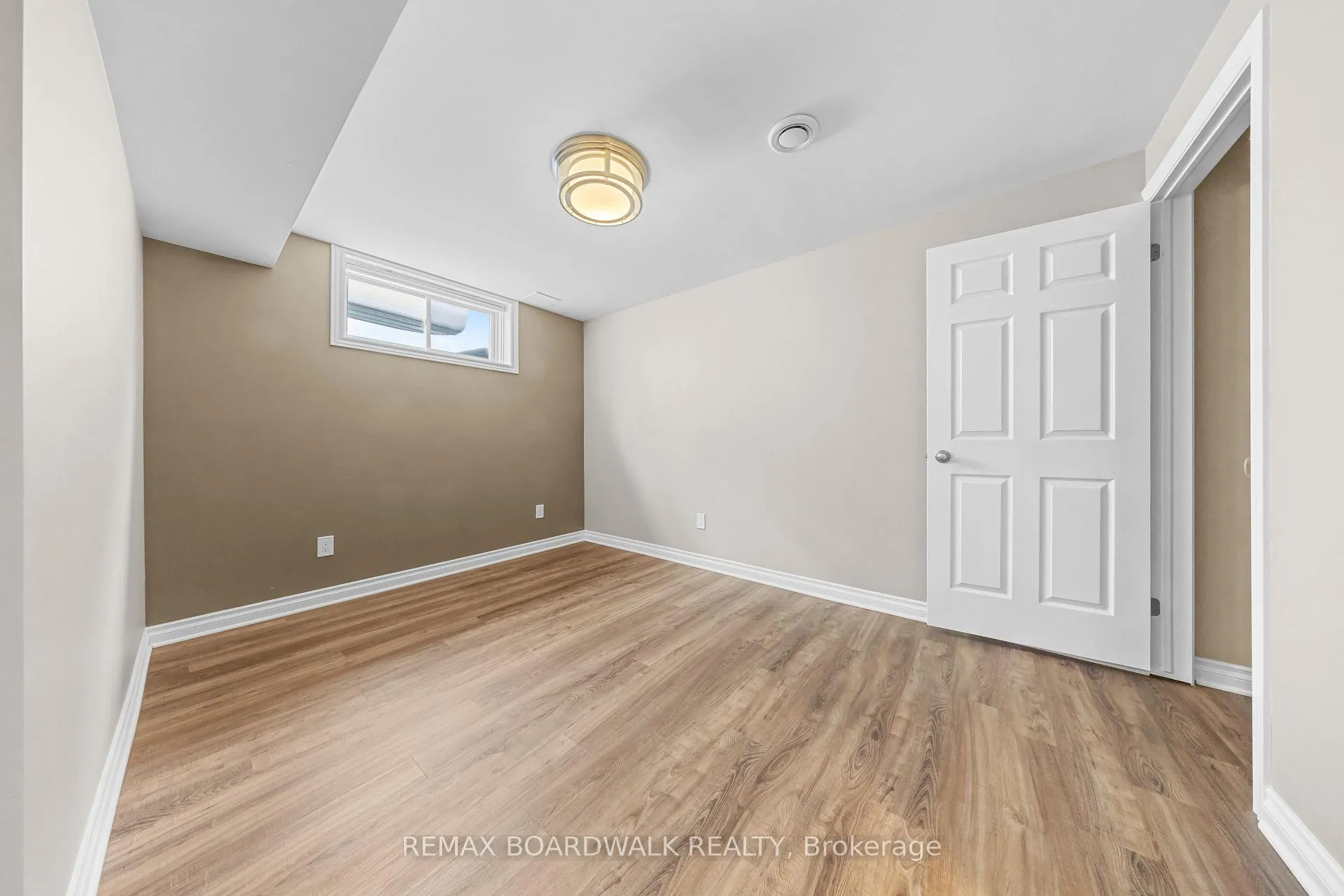 Photo 30 of 1 Weaver Crescent, Ottawa, Kanata - Kanata Lakes/Heritage Hills — HOMEH