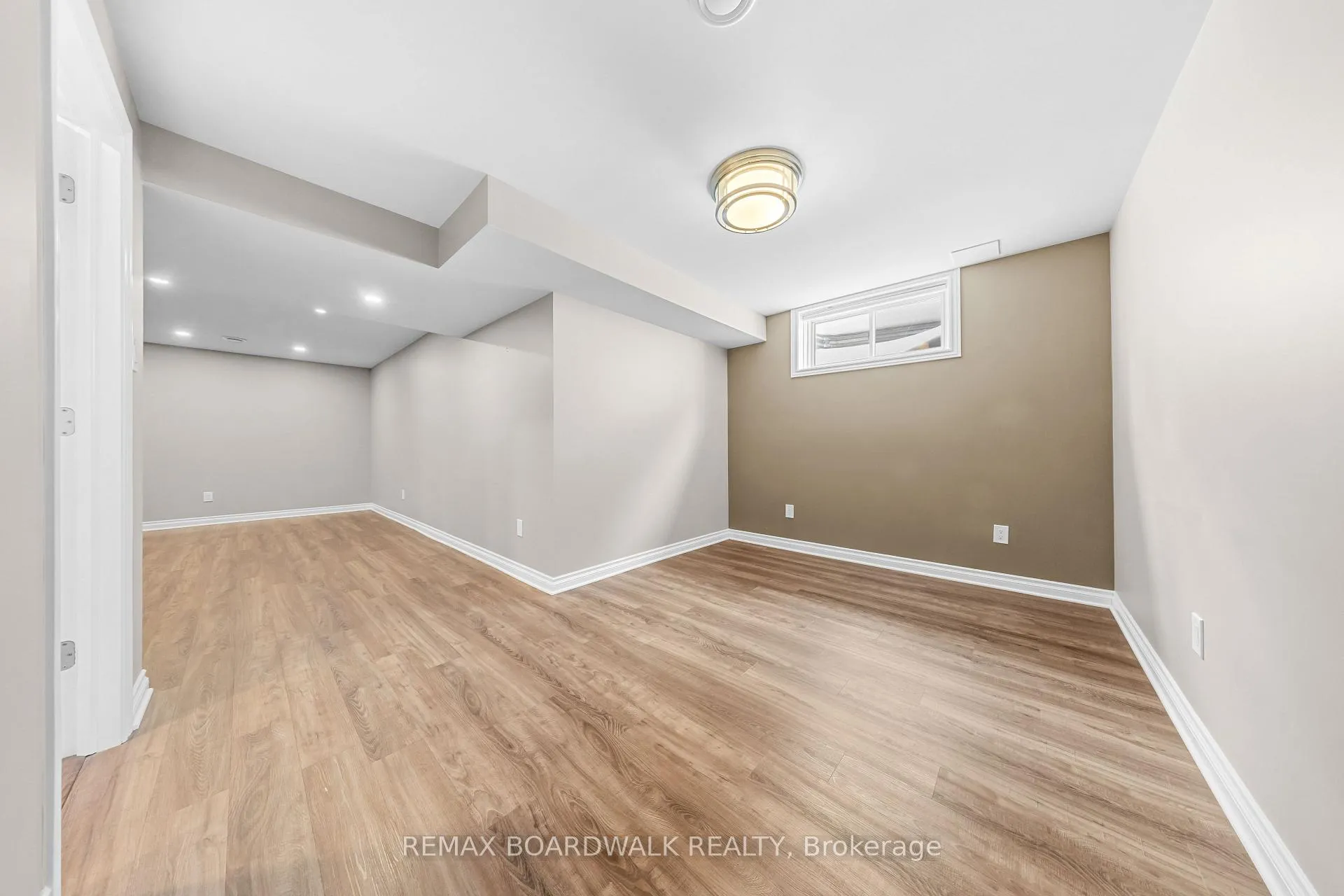 Photo 31 of 1 Weaver Crescent, Ottawa, Kanata - Kanata Lakes/Heritage Hills — HOMEH