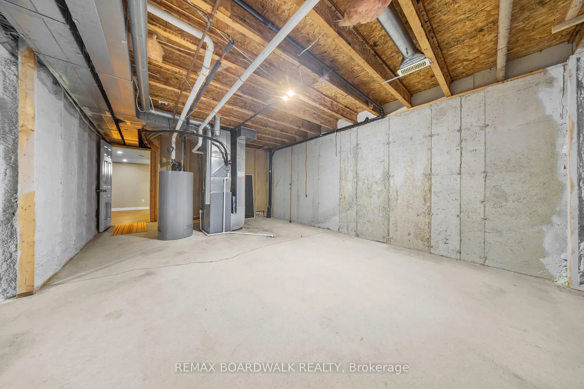 Photo 36 of 1 Weaver Crescent, Ottawa, Kanata - Kanata Lakes/Heritage Hills — HOMEH