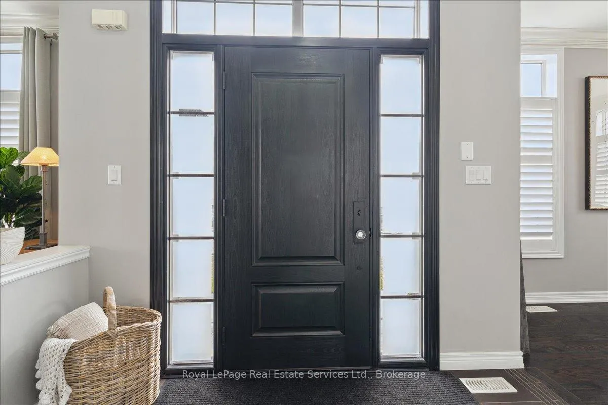 Photo 3 of 137 Irwin Avenue, Hamilton, Meadowlands — HOMEH