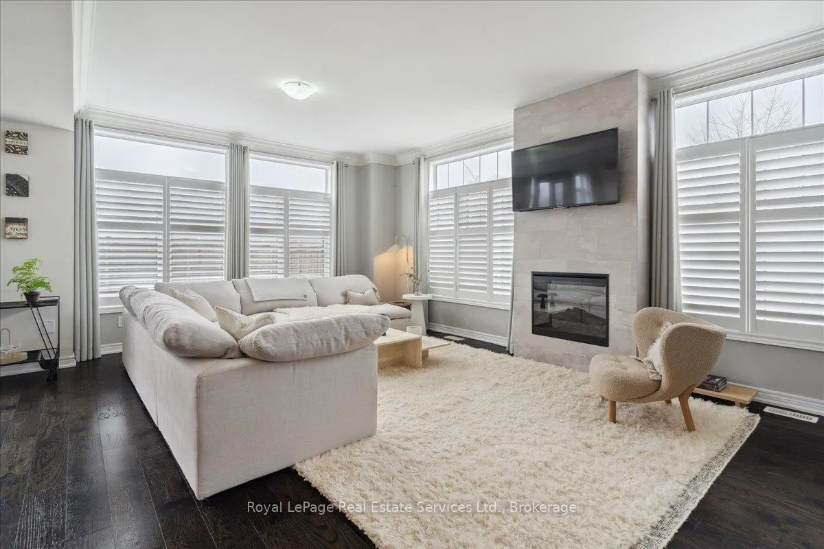 Photo 9 of 137 Irwin Avenue, Hamilton, Meadowlands — HOMEH