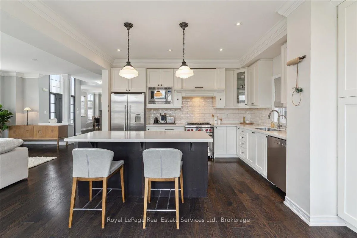 Photo 11 of 137 Irwin Avenue, Hamilton, Meadowlands — HOMEH