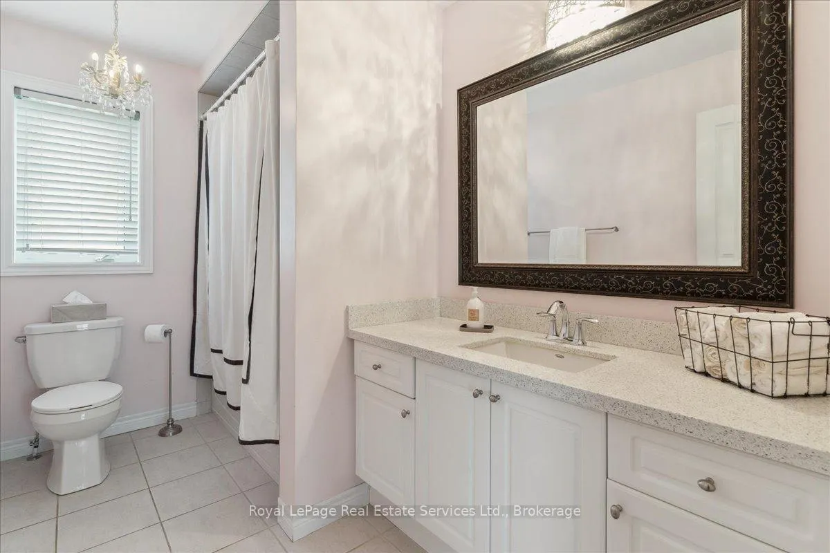Photo 20 of 137 Irwin Avenue, Hamilton, Meadowlands — HOMEH