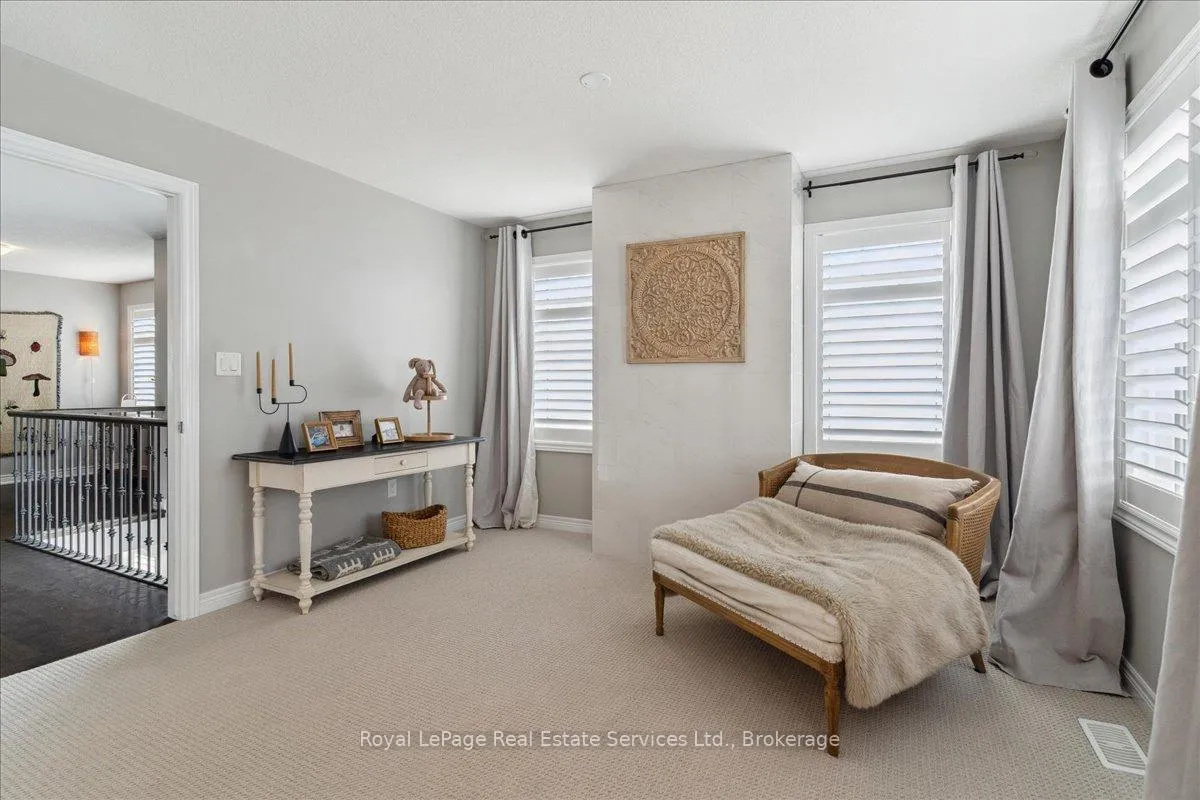 Photo 26 of 137 Irwin Avenue, Hamilton, Meadowlands — HOMEH