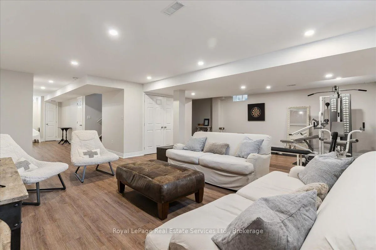 Photo 31 of 137 Irwin Avenue, Hamilton, Meadowlands — HOMEH