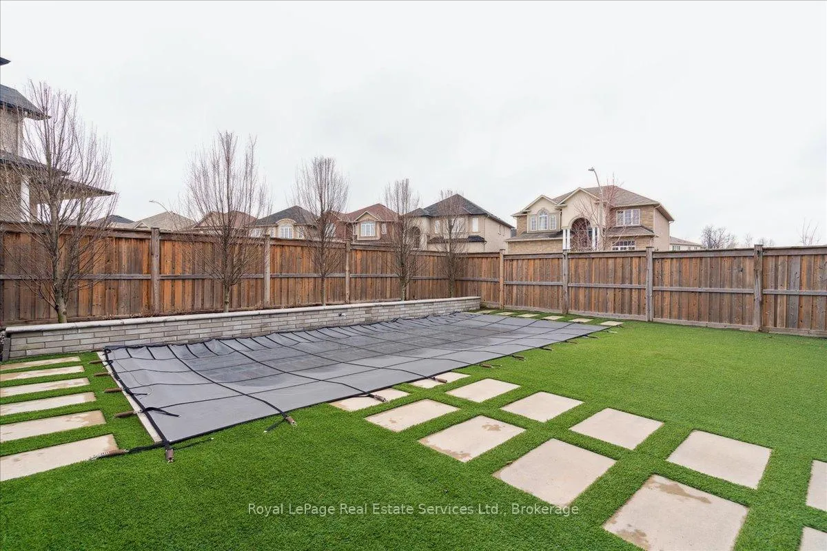 Photo 35 of 137 Irwin Avenue, Hamilton, Meadowlands — HOMEH