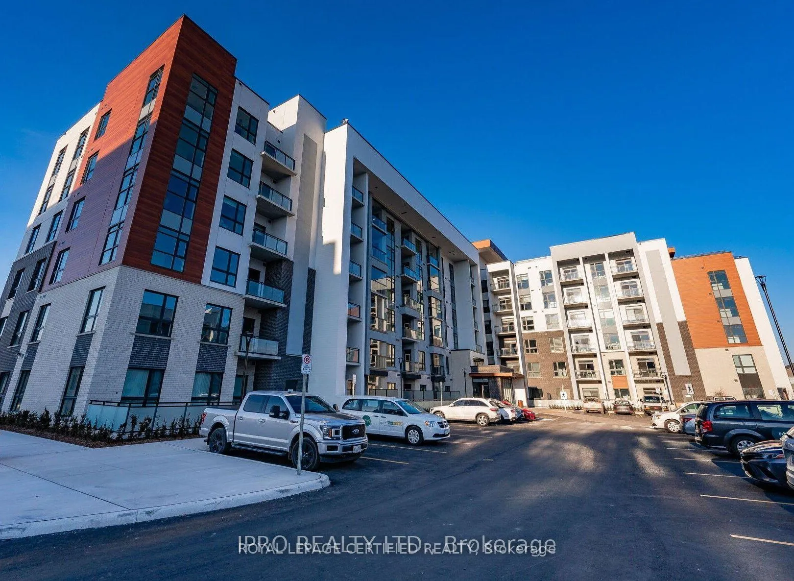 Front of Unit 420, 460 Gordon Krantz Avenue