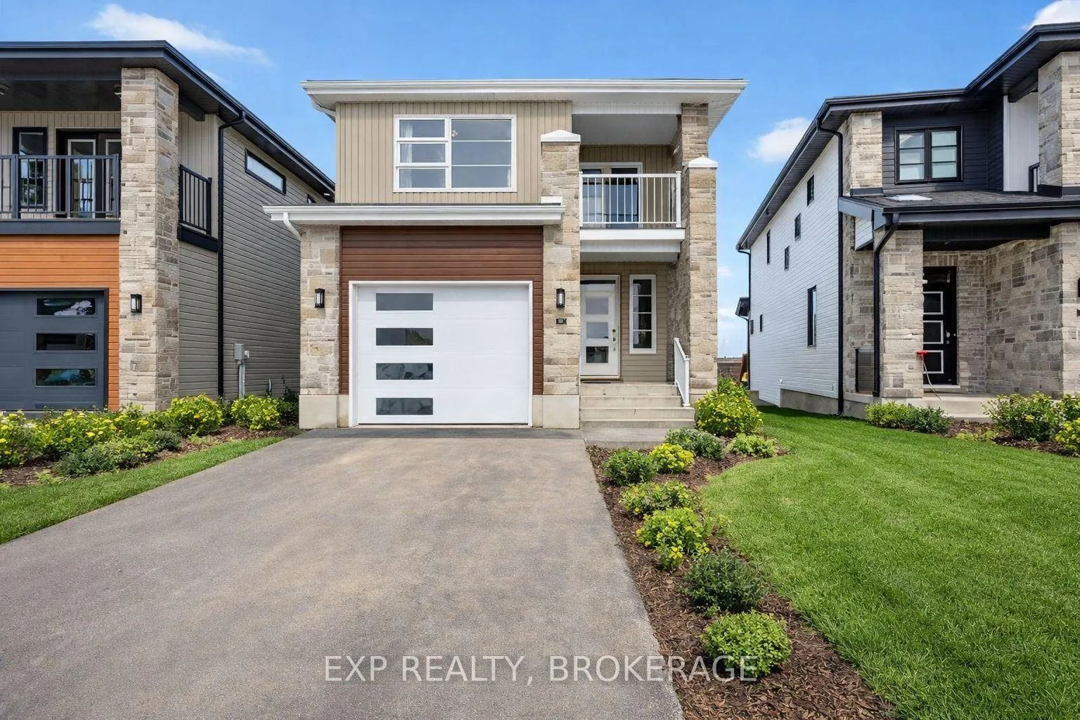 Front of 9 Erie Court E