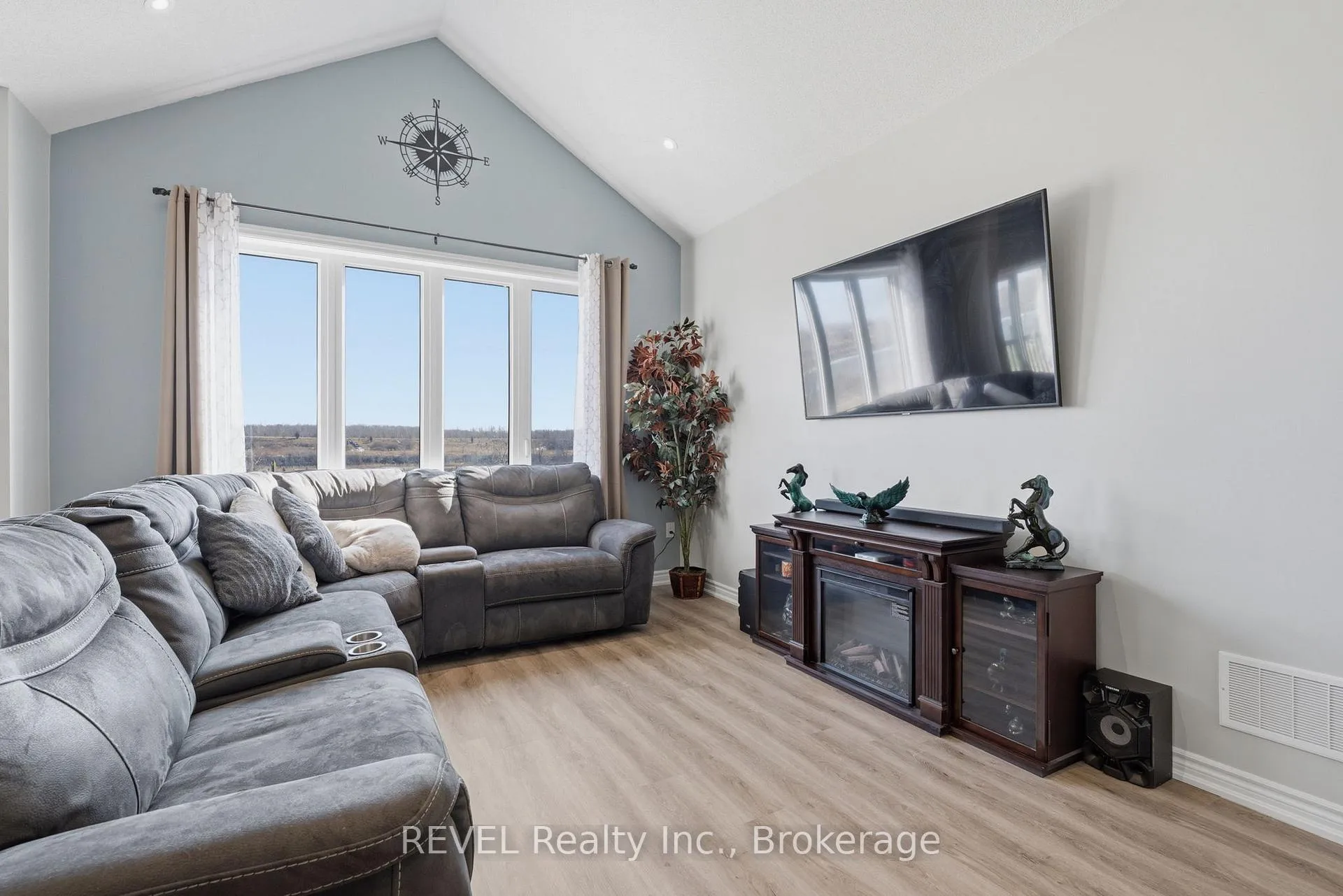 Photo 21 of 50 Shoreview Drive, Welland, Hwy 406/Welland — HOMEH