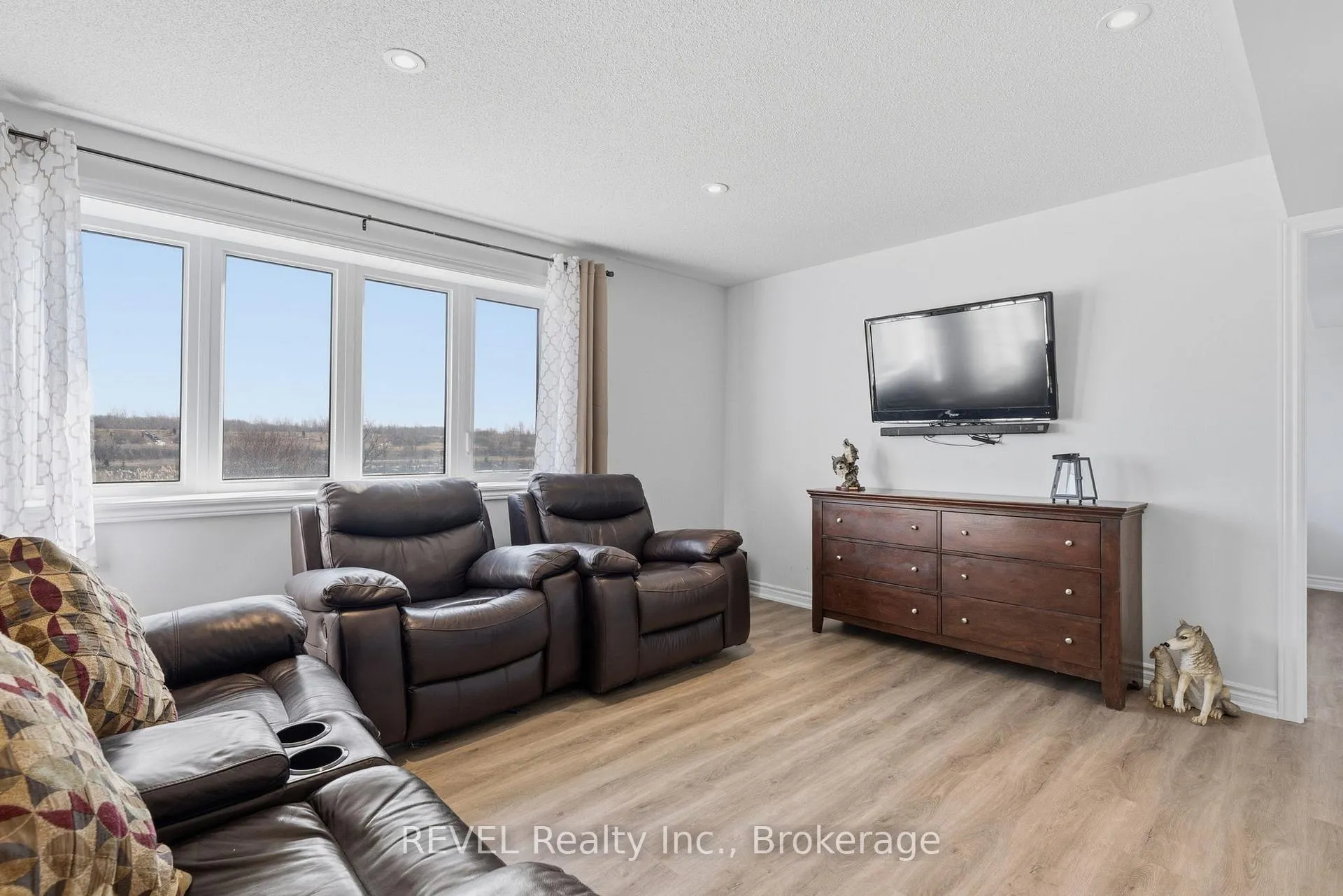 Photo 31 of 50 Shoreview Drive, Welland, Hwy 406/Welland — HOMEH
