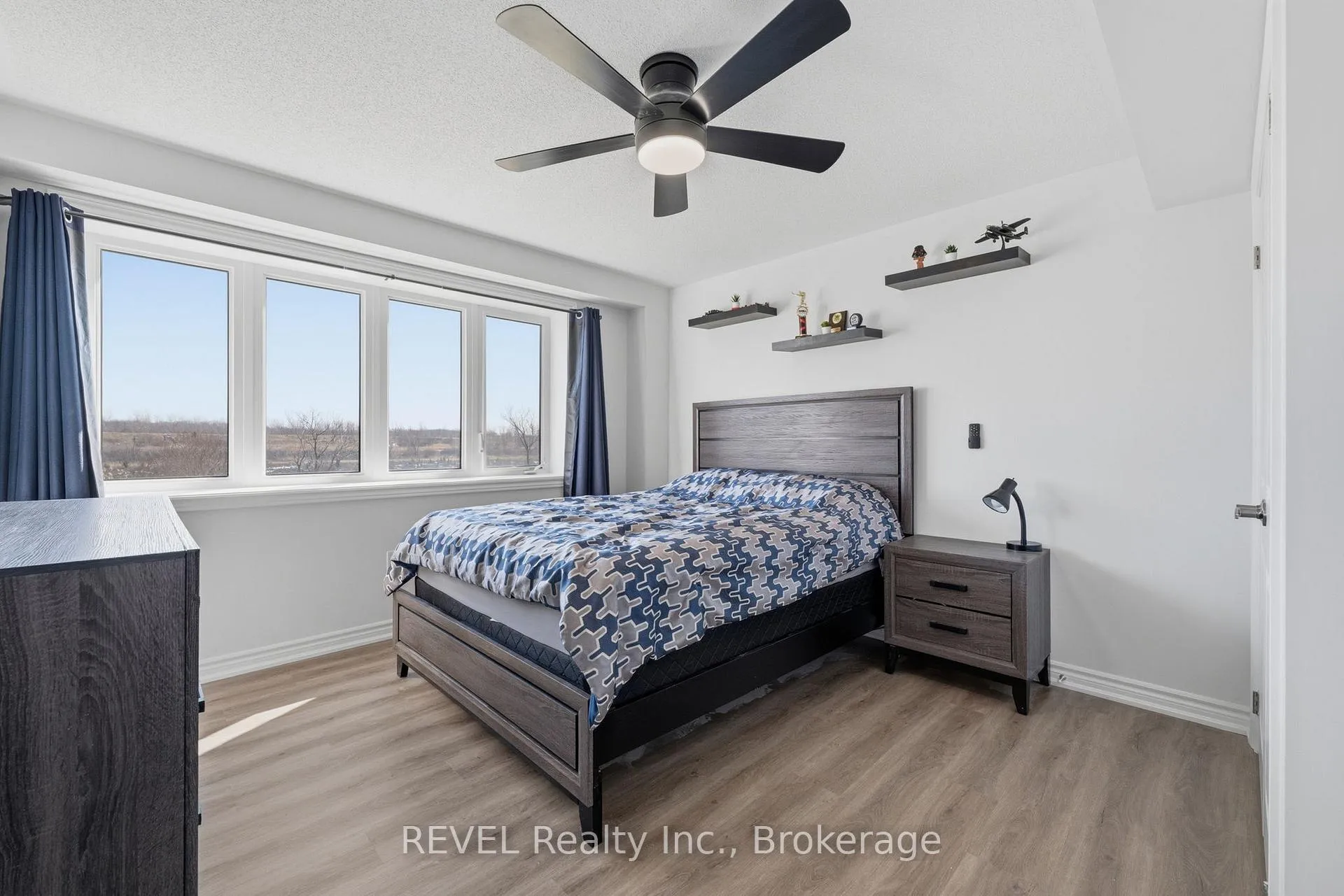 Photo 35 of 50 Shoreview Drive, Welland, Hwy 406/Welland — HOMEH