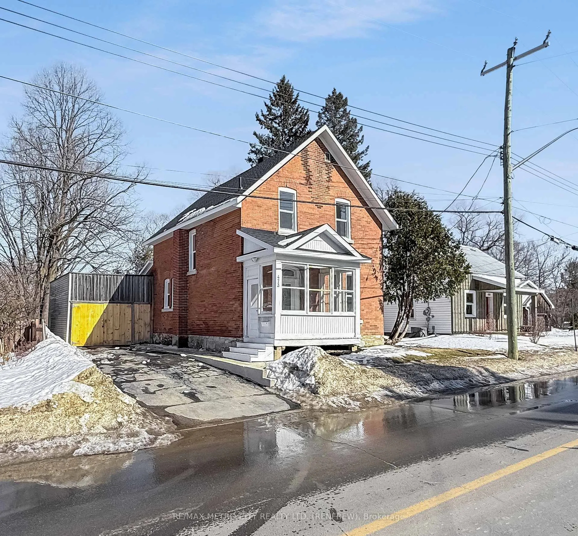 Photo 1 of 473 Raglan Street S, Renfrew — HOMEH