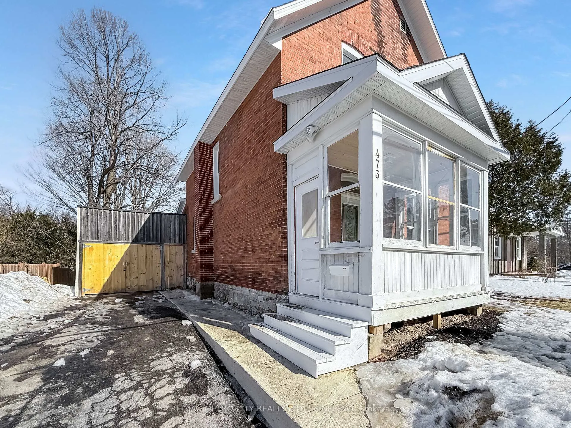 Photo 3 of 473 Raglan Street S, Renfrew — HOMEH