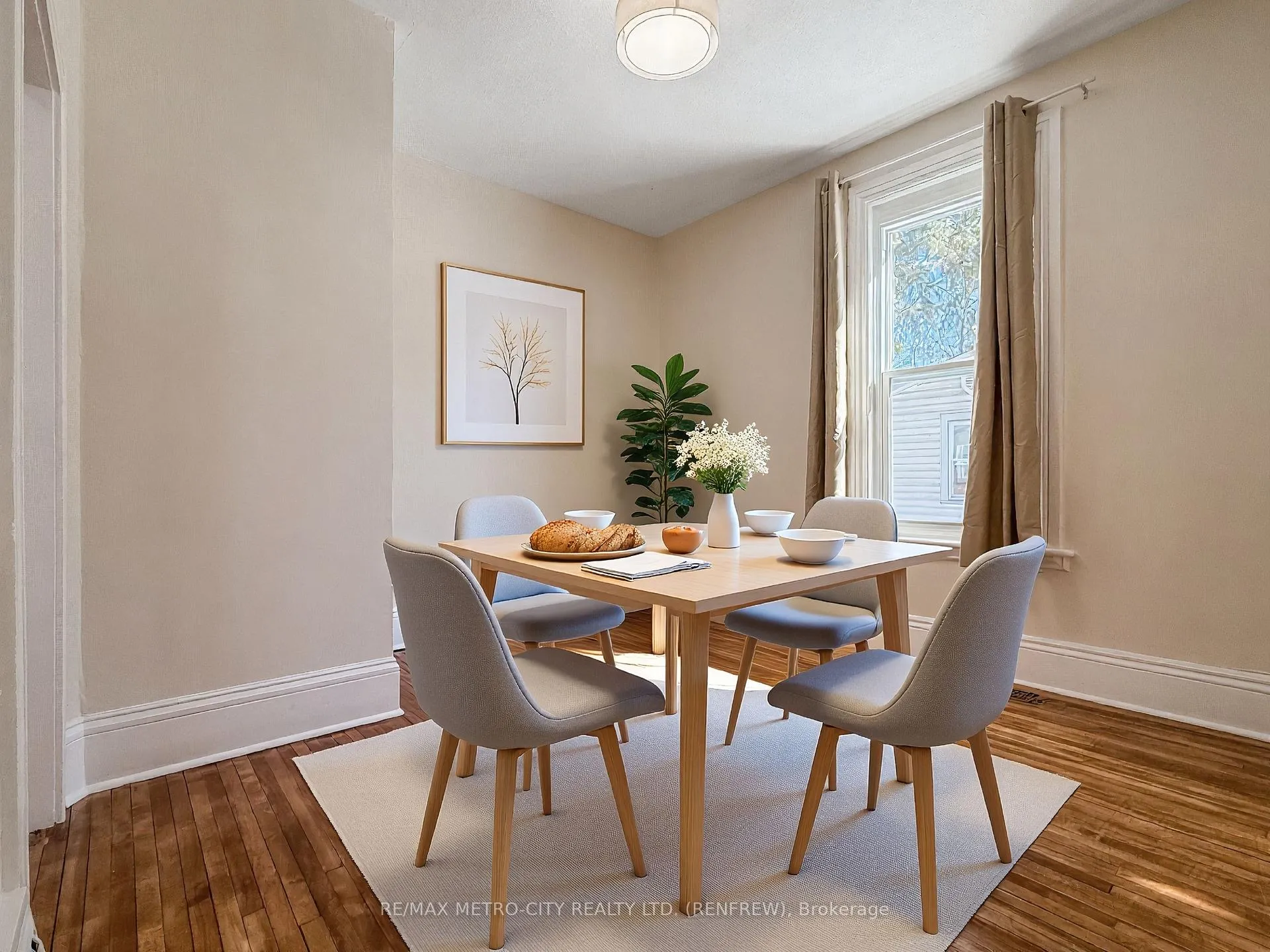 Photo 9 of 473 Raglan Street S, Renfrew — HOMEH