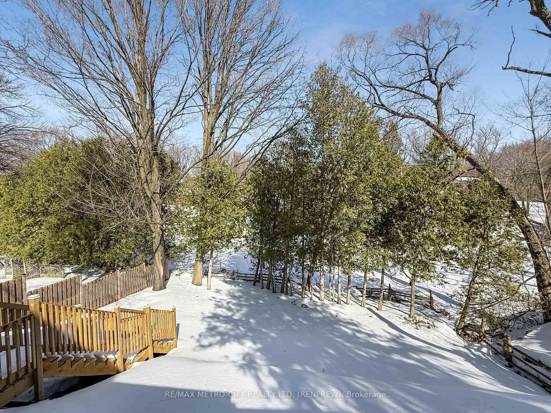 Photo 27 of 473 Raglan Street S, Renfrew — HOMEH