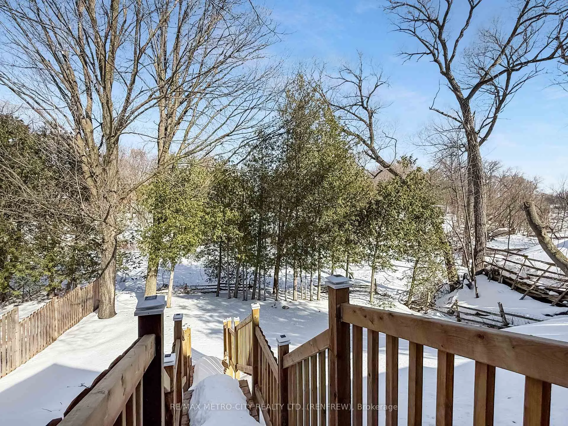 Photo 28 of 473 Raglan Street S, Renfrew — HOMEH