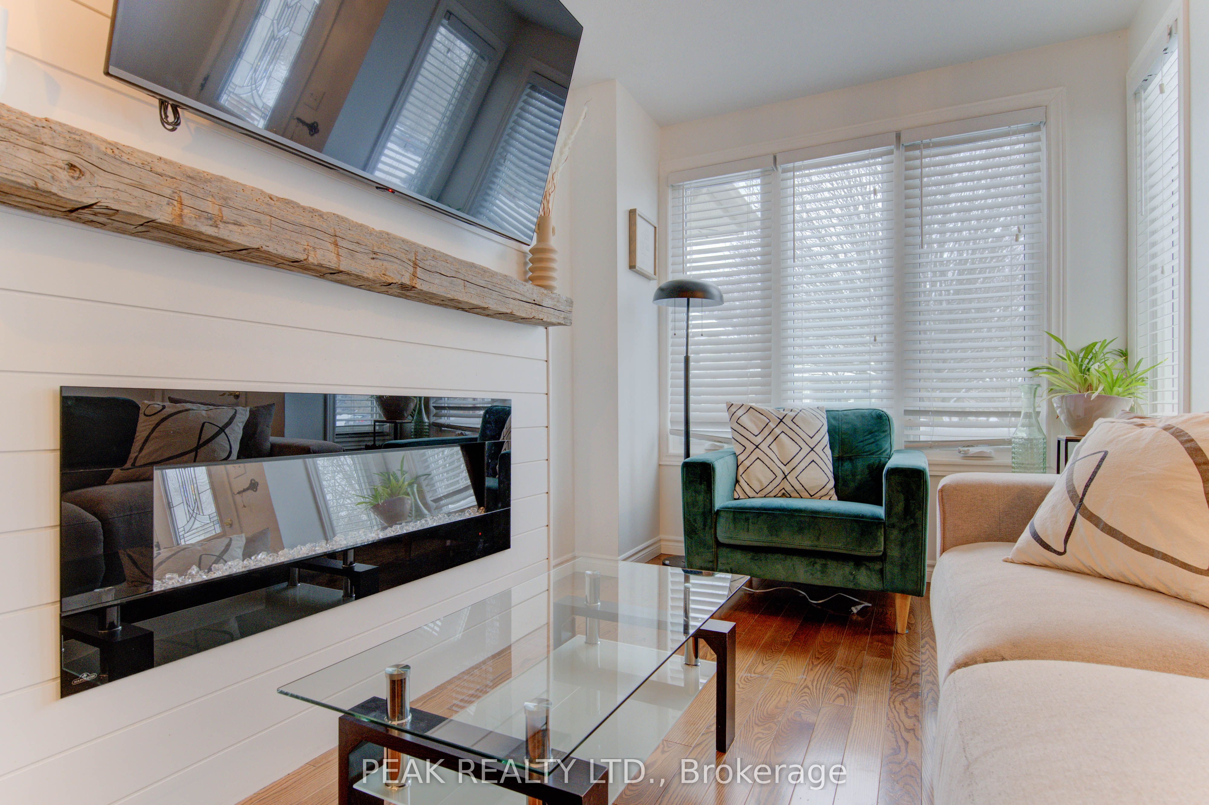 Photo 7 of 160 Shadow Wood Court, Waterloo, University Downs — HOMEH