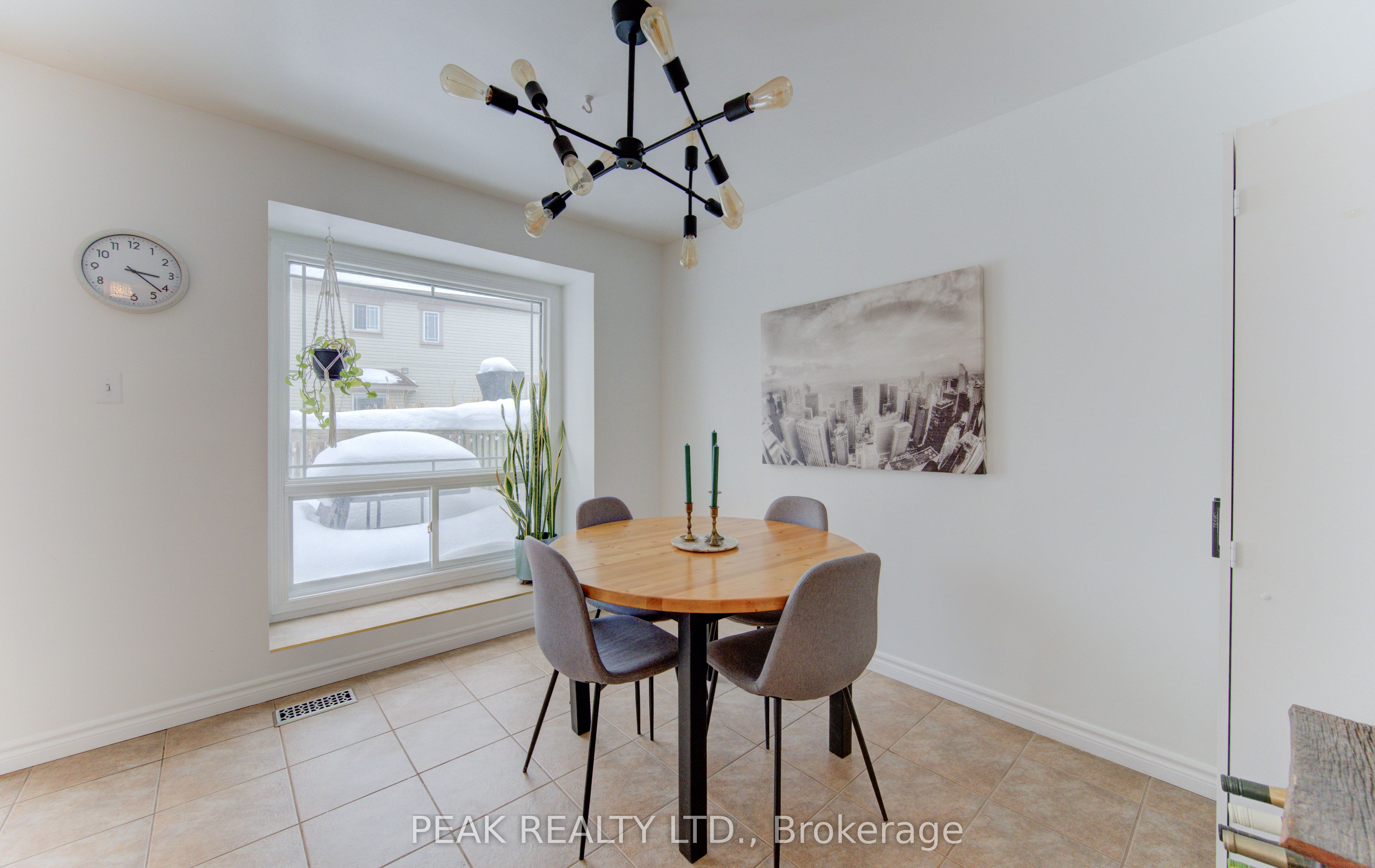 Photo 18 of 160 Shadow Wood Court, Waterloo, University Downs — HOMEH