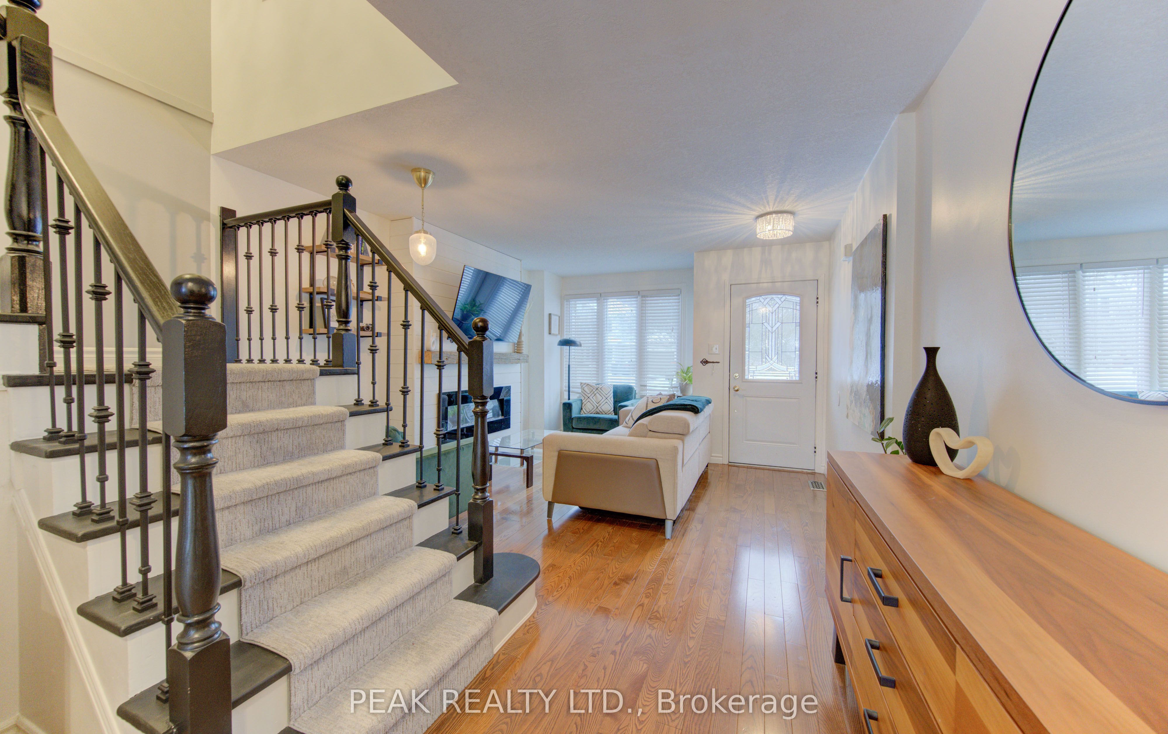 Photo 4 of 160 Shadow Wood Court, Waterloo, University Downs — HOMEH