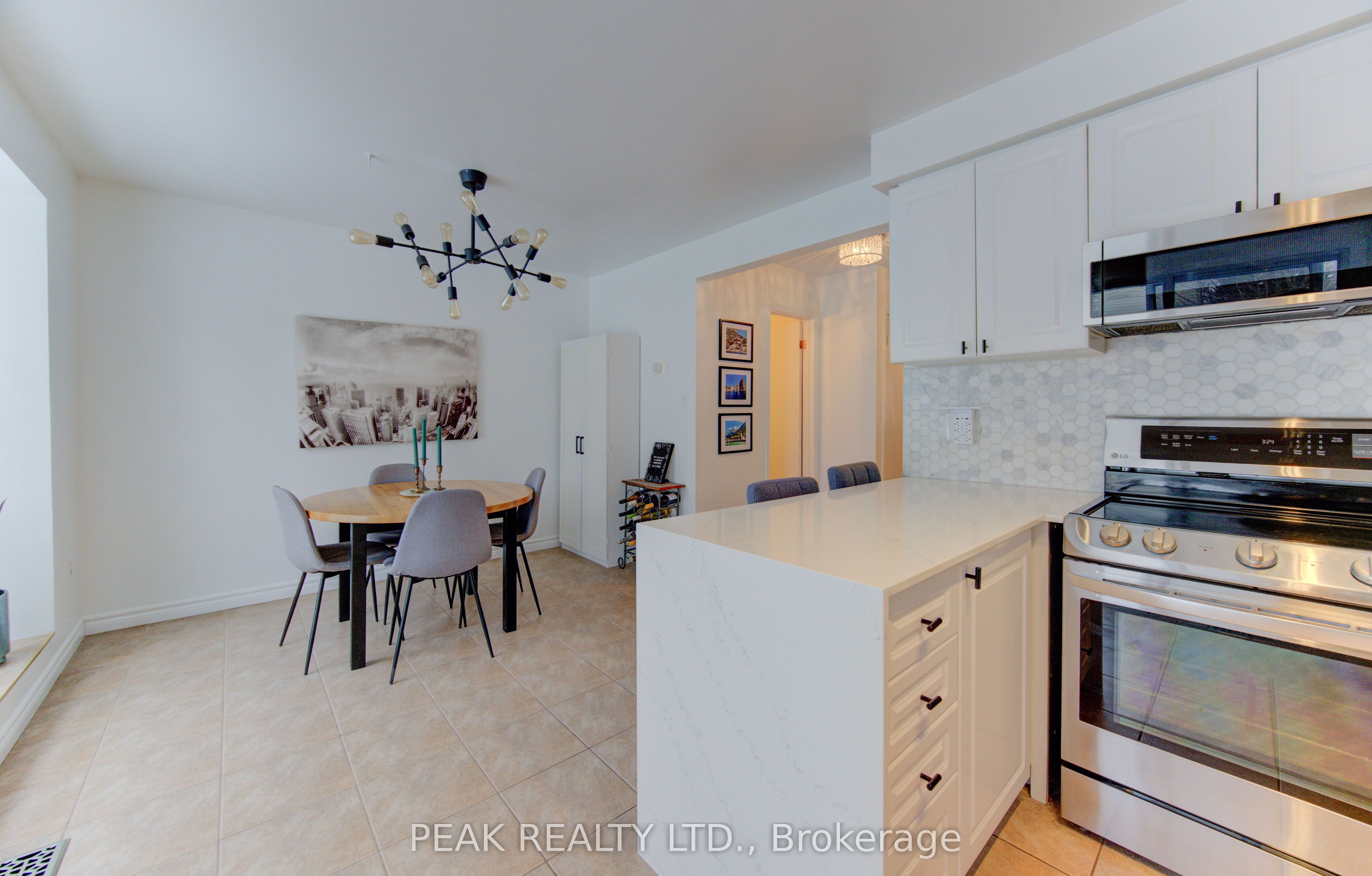 Photo 16 of 160 Shadow Wood Court, Waterloo, University Downs — HOMEH