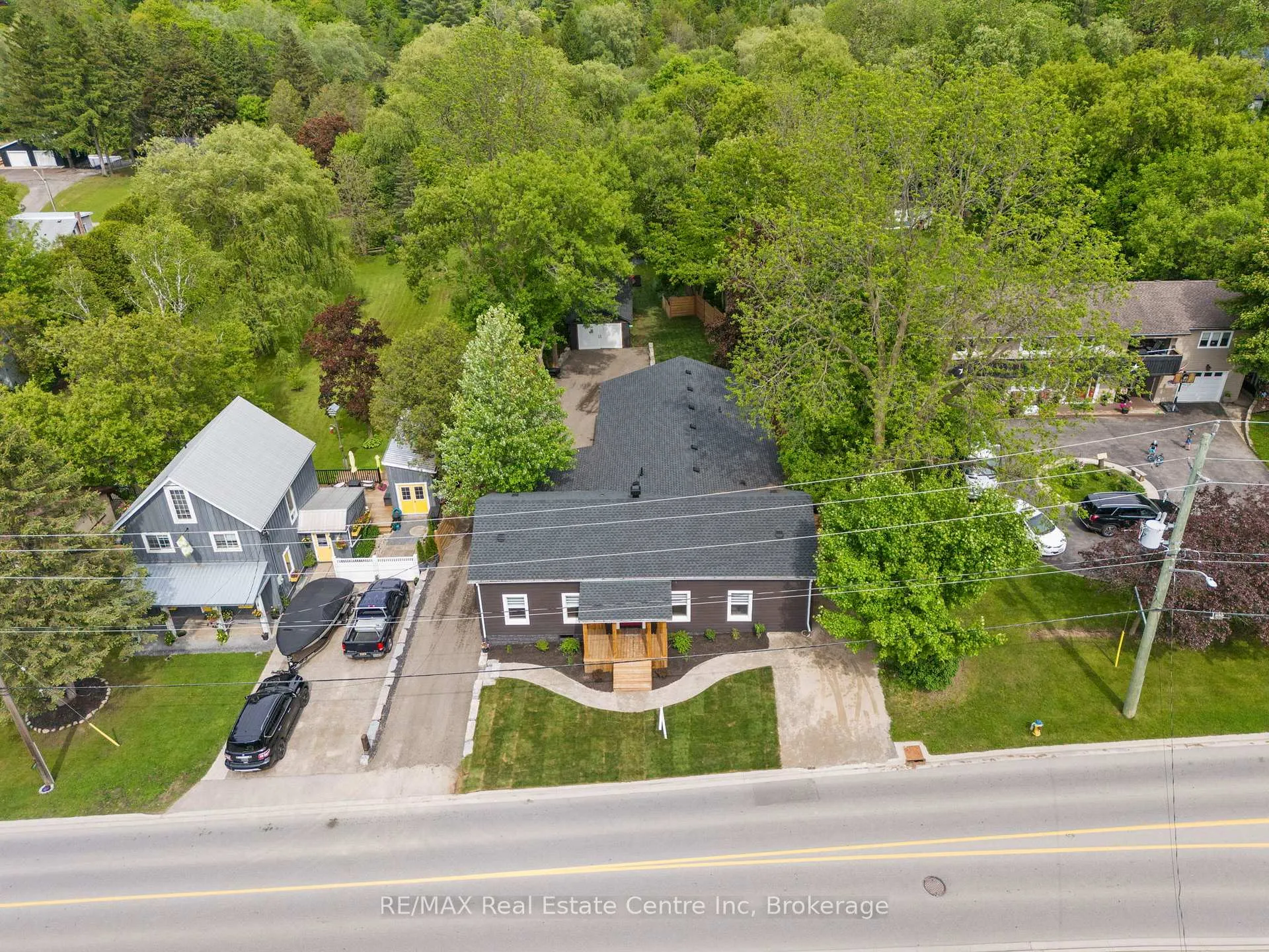Photo 1 of 1283 Swan Street, North Dumfries, Ayr — HOMEH