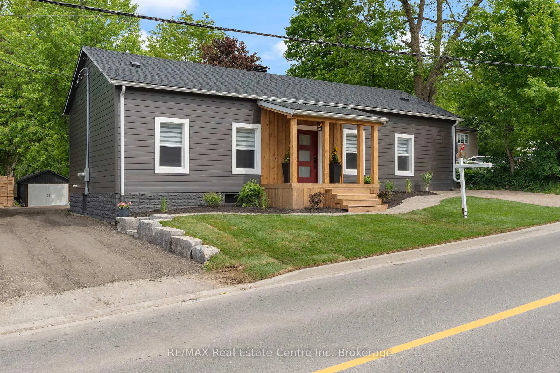 Photo 2 of 1283 Swan Street, North Dumfries, Ayr — HOMEH